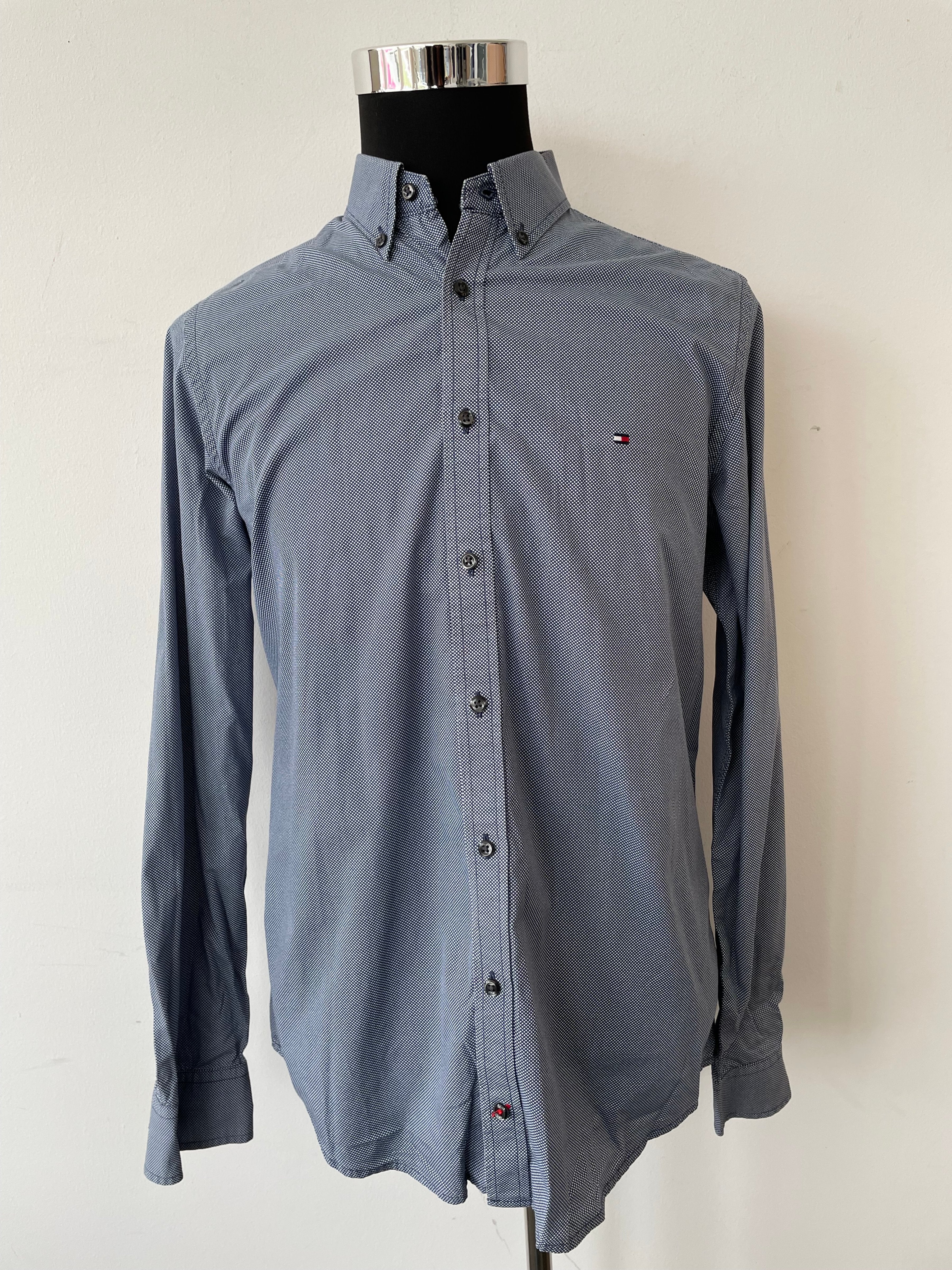 Tommy Hilfiger Men's Slim Fit Blue Shirt, Size M, Very Good Condition