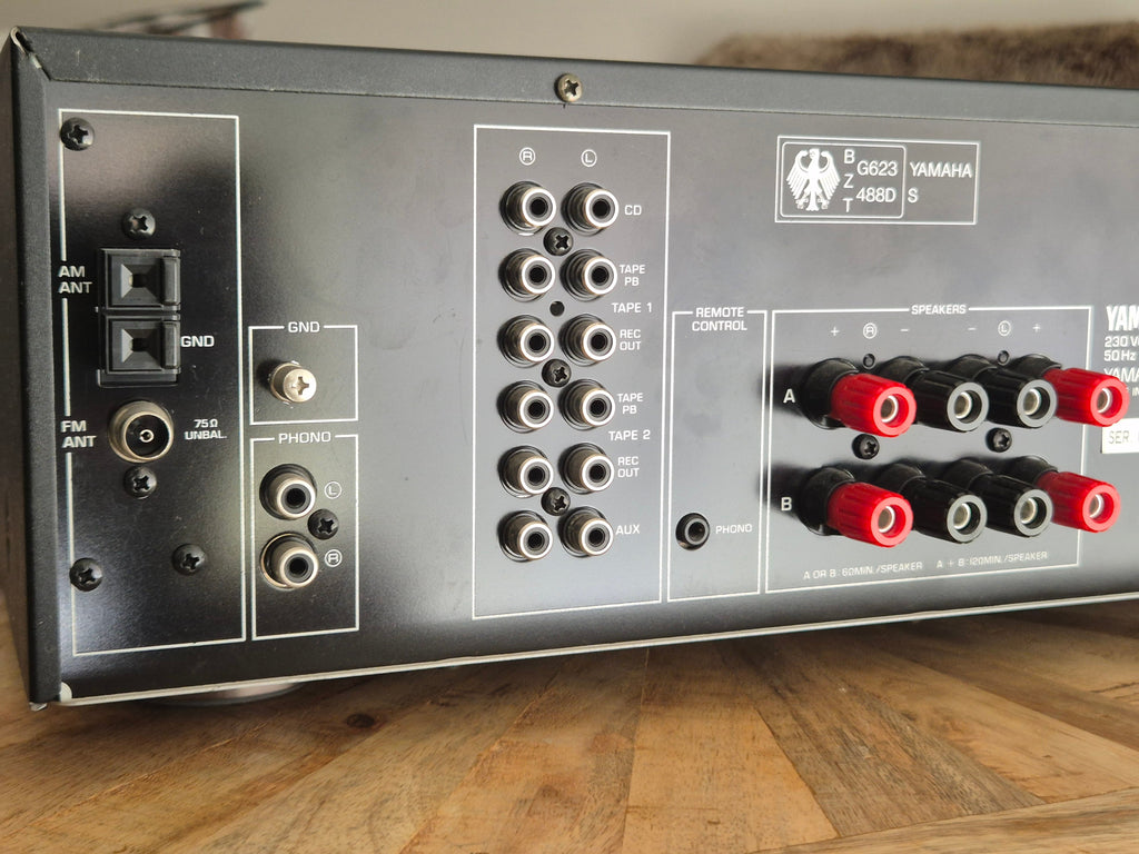Yamaha RX-570 Stereo Receiver, Black, Very Good Condition