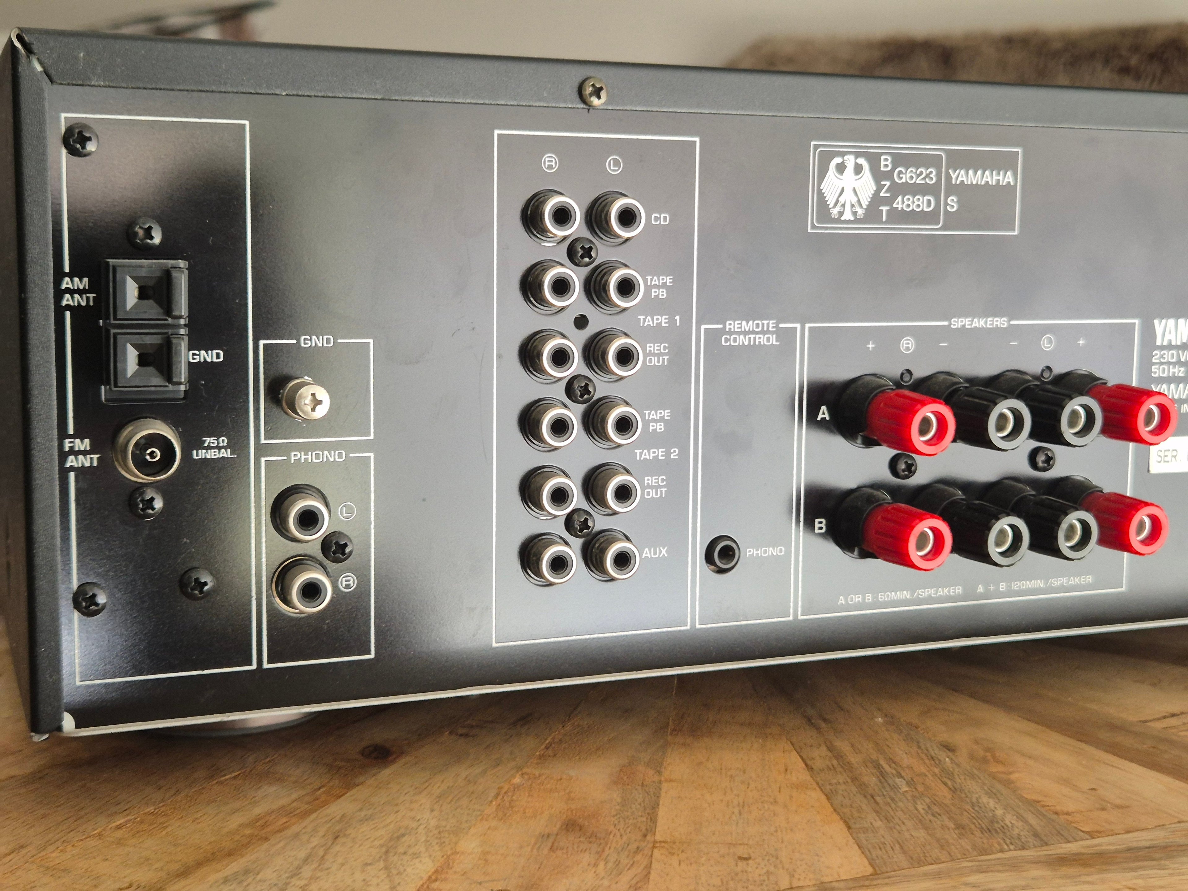 Yamaha RX-570 Stereo Receiver, Black, Very Good Condition