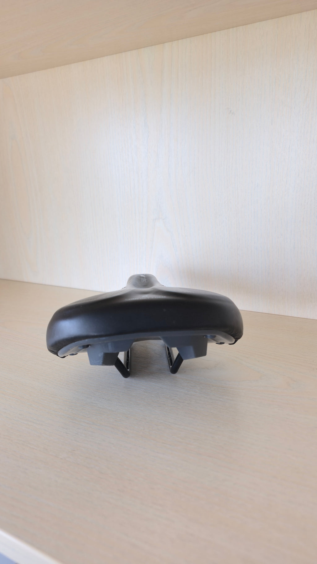 Bontrager Nebula Plus Comfort Foam Bike Saddle – Women, Black, Very Good, 160mm