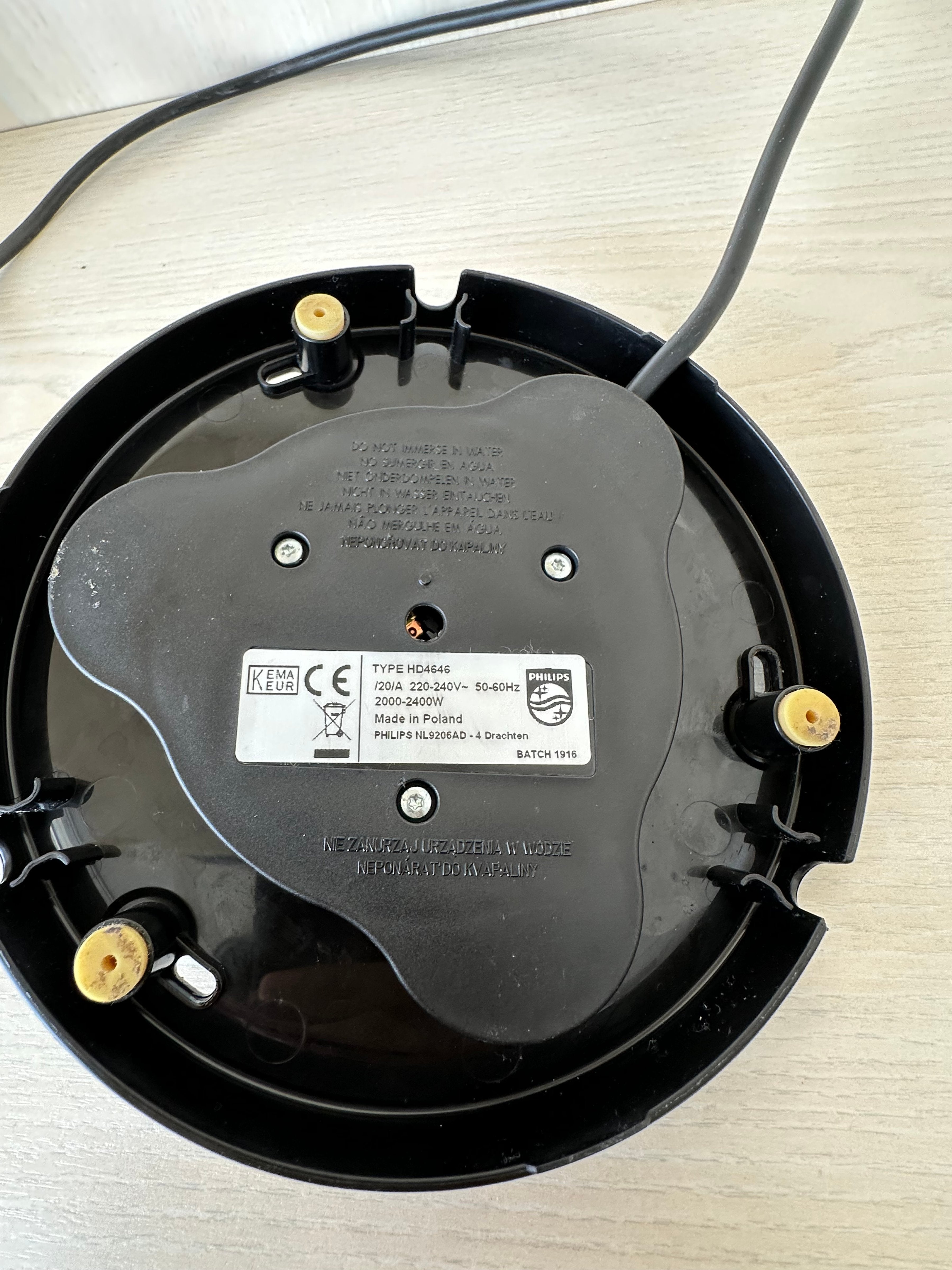 Philips Wasserkocher HD4646, 1.5L, Schwarz, Sehr Gut