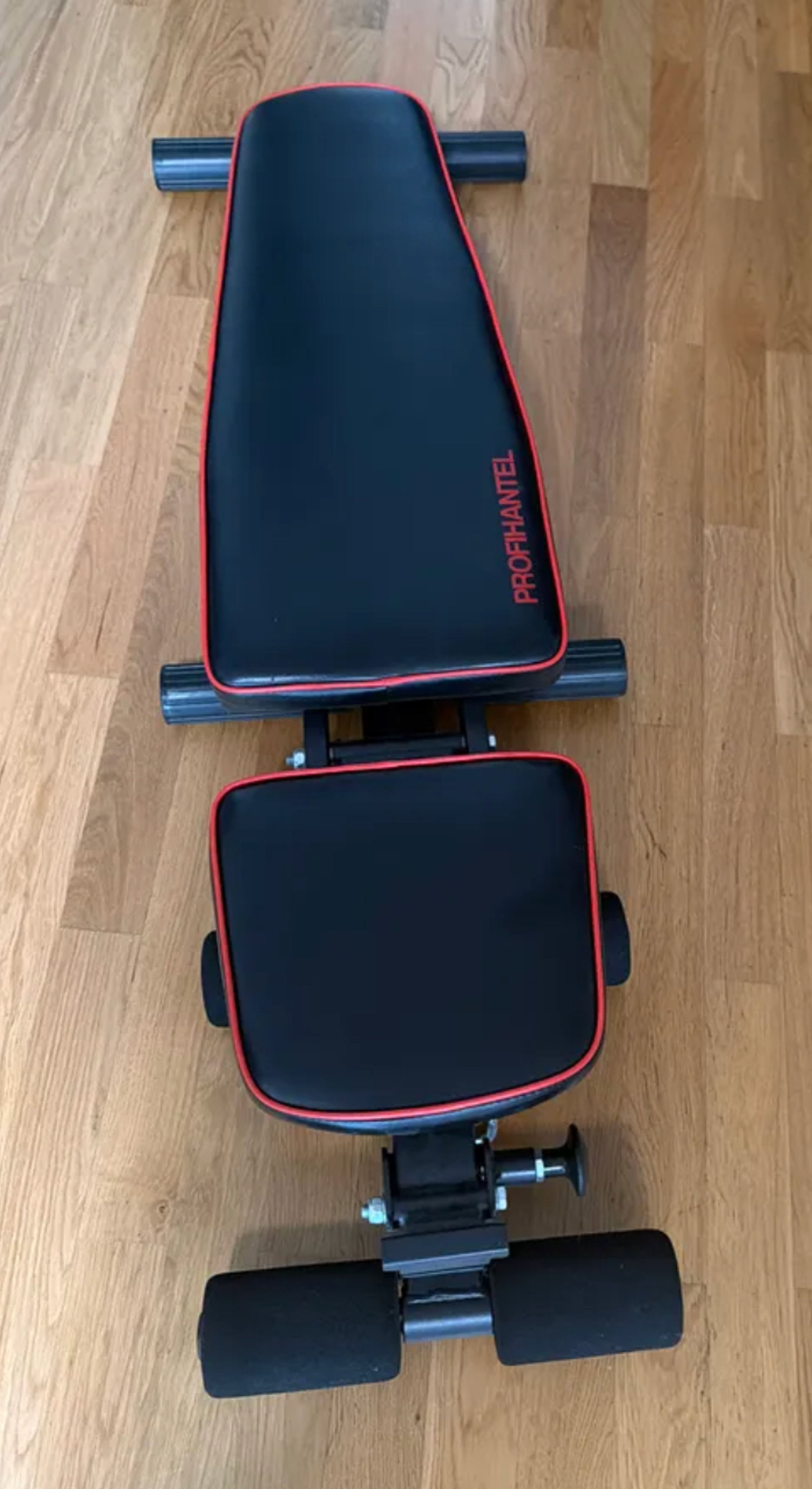 Profihantel Workout Bench Verstellbar Schwarz/Rot Sehr Guter Zustand Standard