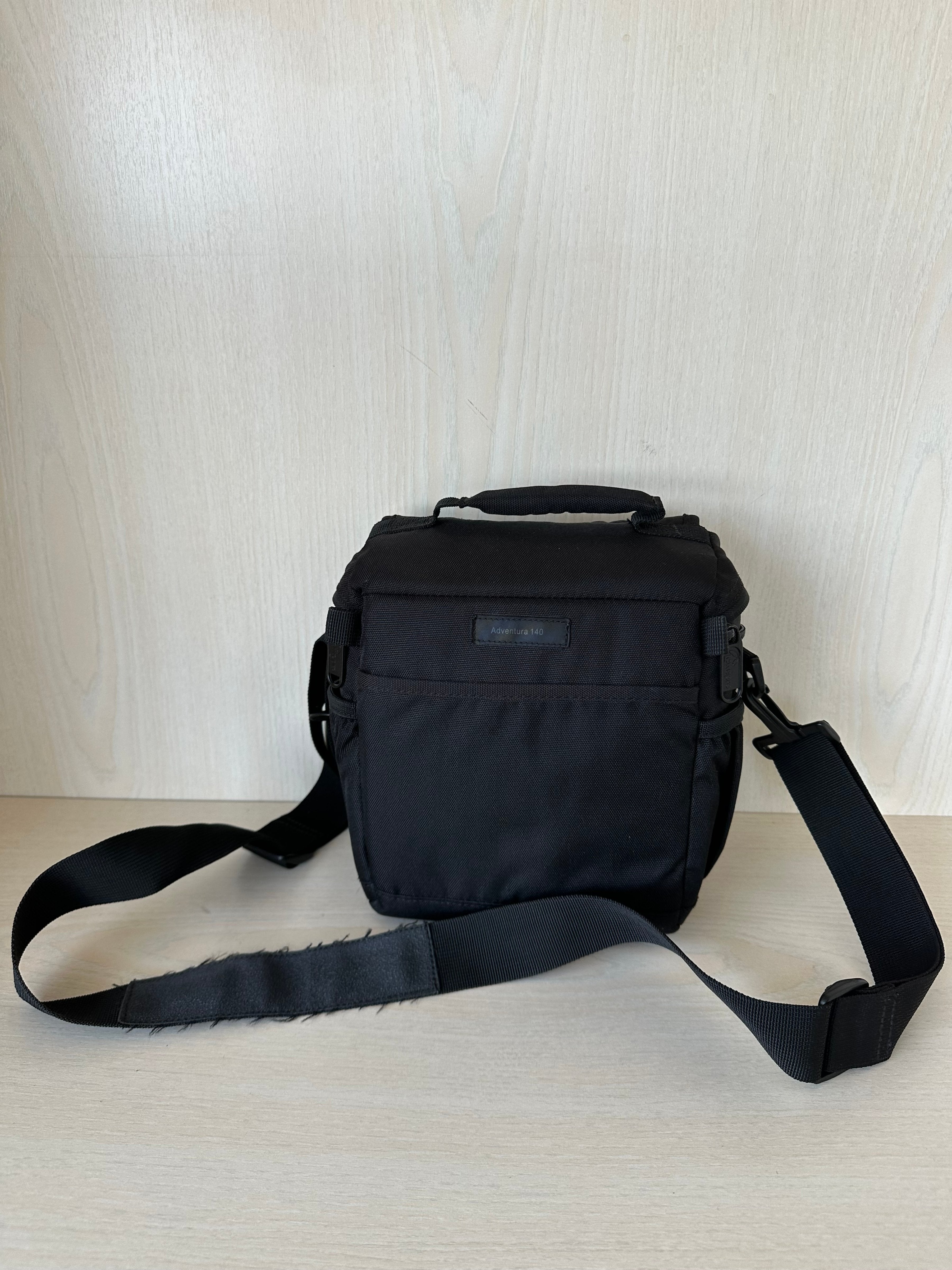 Lowepro Camera Bag Adventura 140 Compact Canvas Very Good Condition