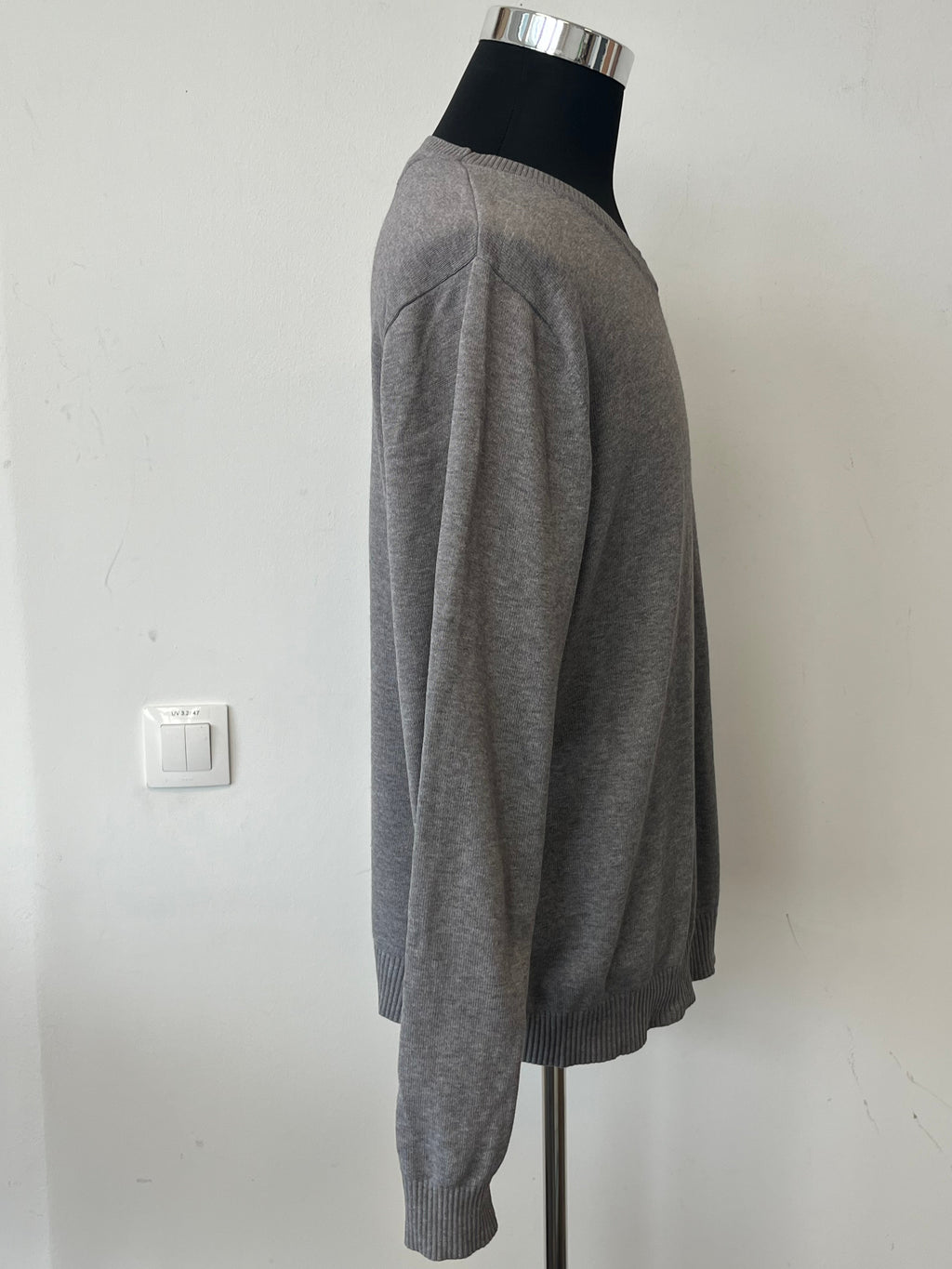 Tommy Hilfiger Cotton V-Neck Sweater, Grey, Size L, Very Good Condition
