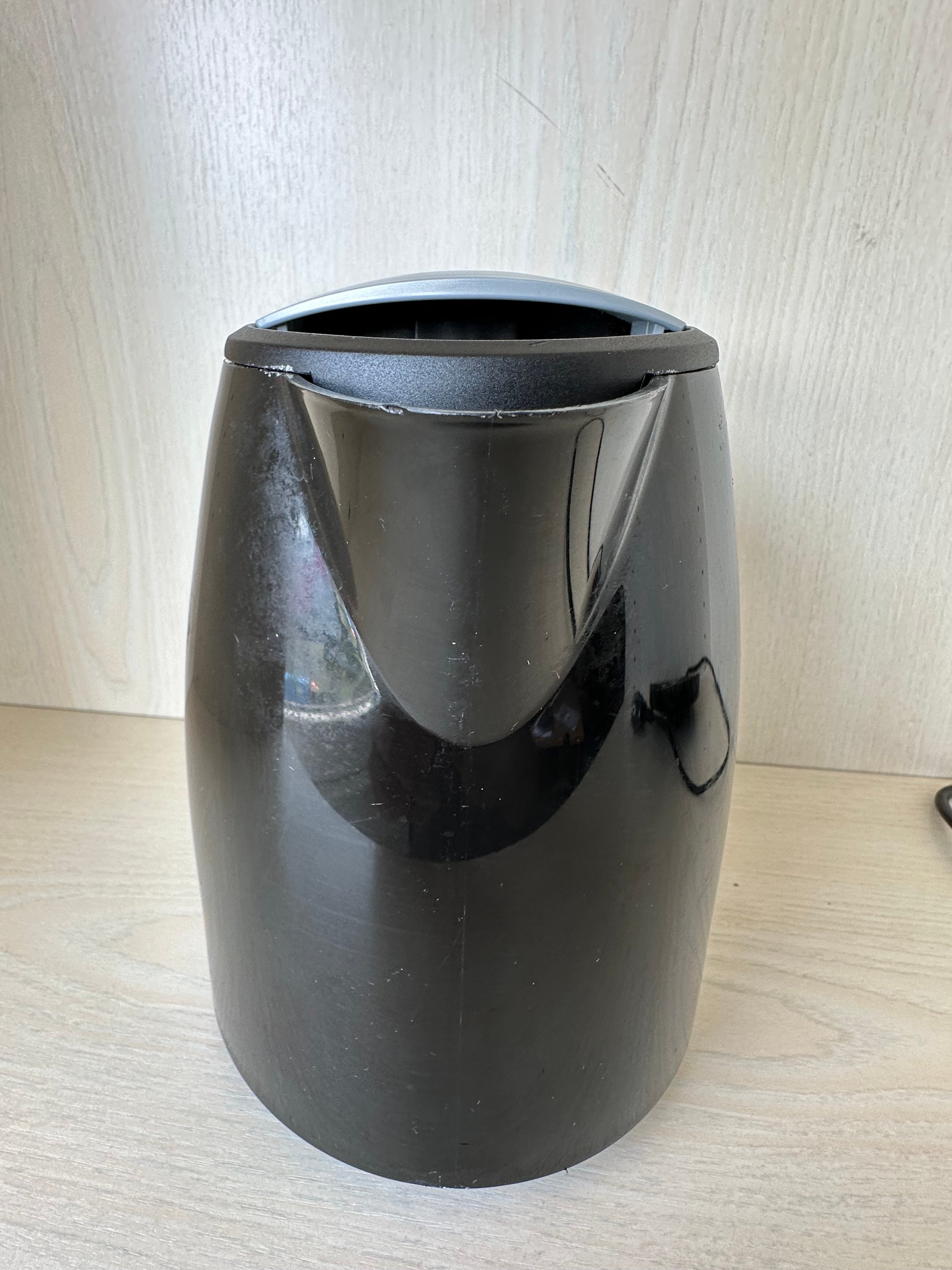 Philips Wasserkocher HD4646, 1.5L, Schwarz, Sehr Gut