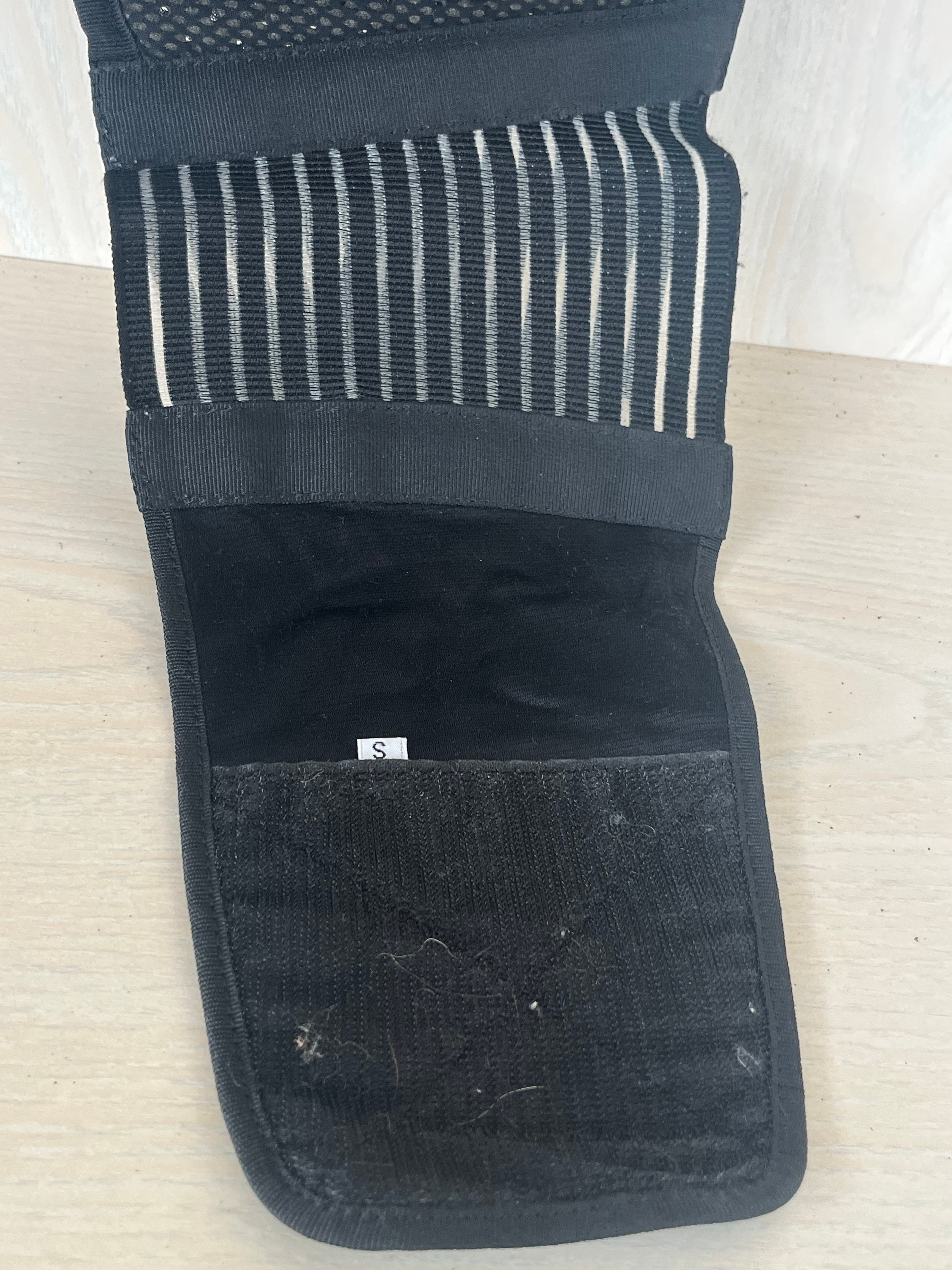 Dainese Motorrad Rückenprotektor S, Schwarz, Sehr Gut, 95 cm Umfang