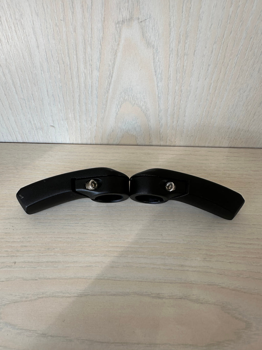 Connect Ergo Bicycle Handlebar Grips, Good Condition