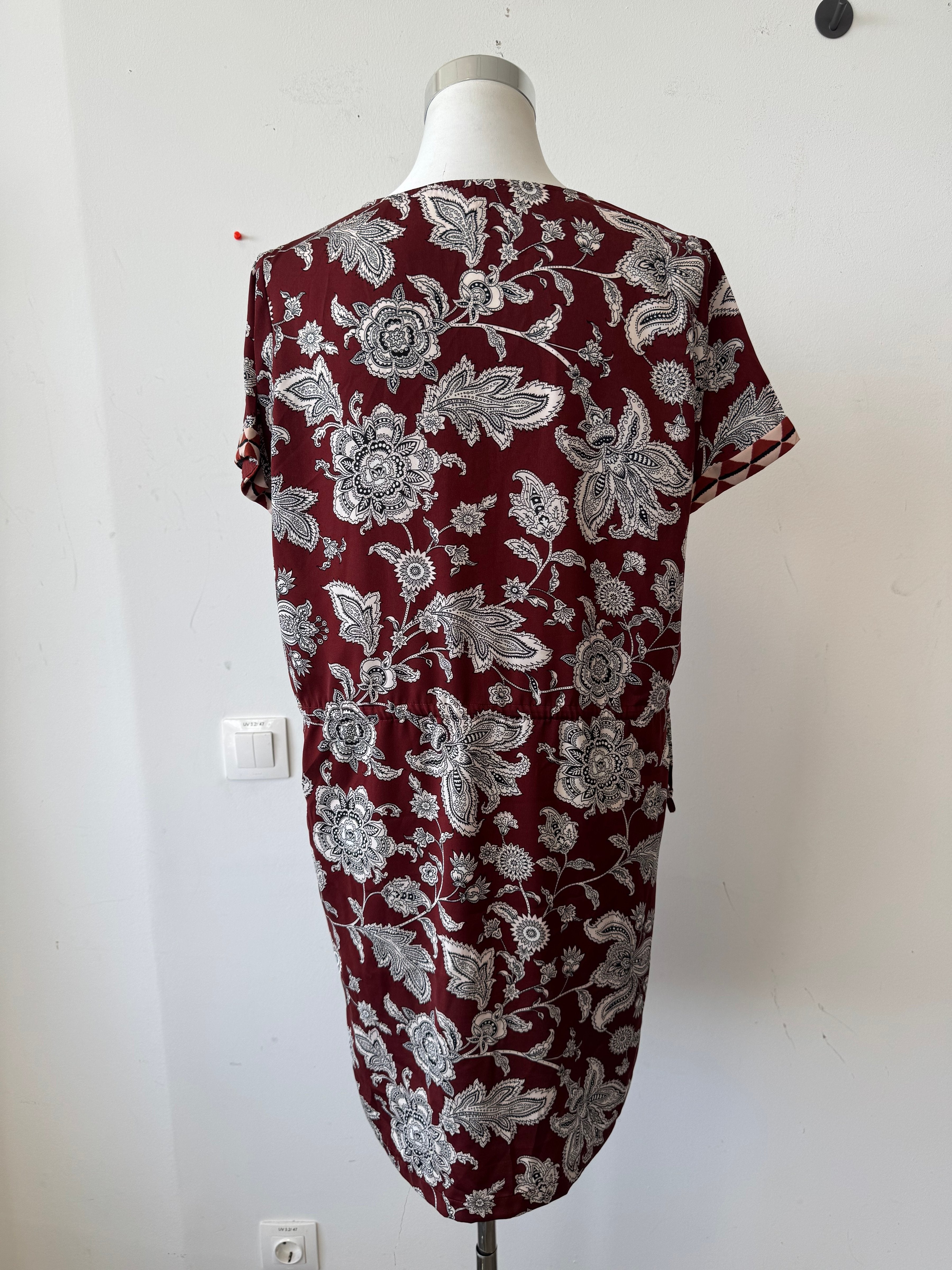 Scotch & Soda Maison Scotch Kleid – S, 100% Polyester, Wein/Weiß, Sehr gut