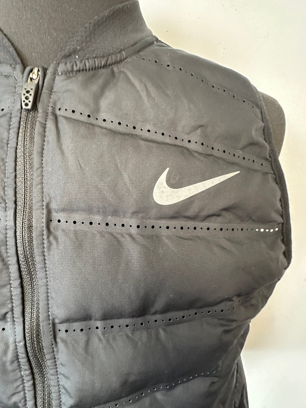 Nike AeroLoft 800 Weste Schwarz Medium Sehr Gut