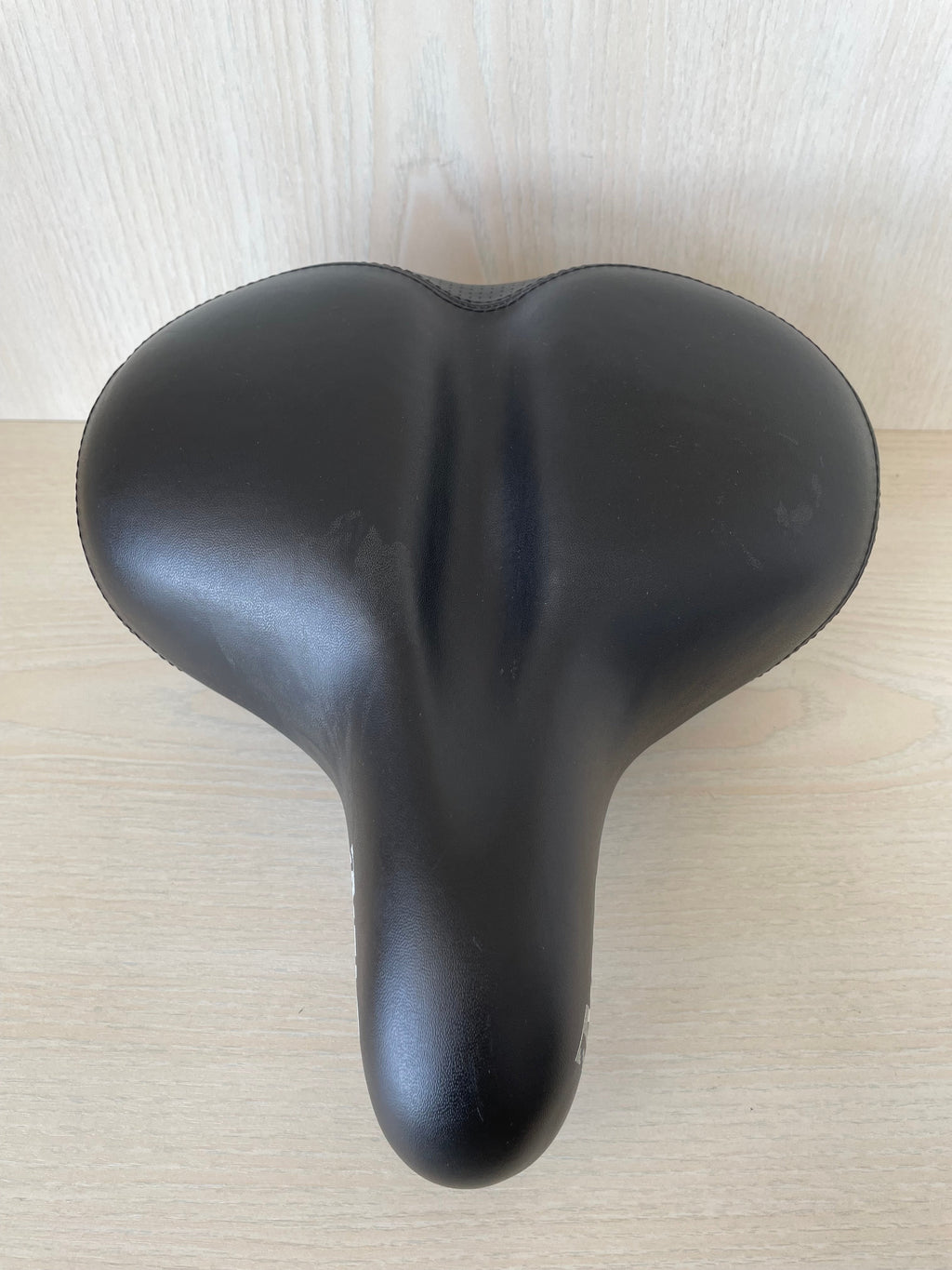 Velo Plush Comfort Bike Seat, Very Good, 27x24cm, Slight Stains