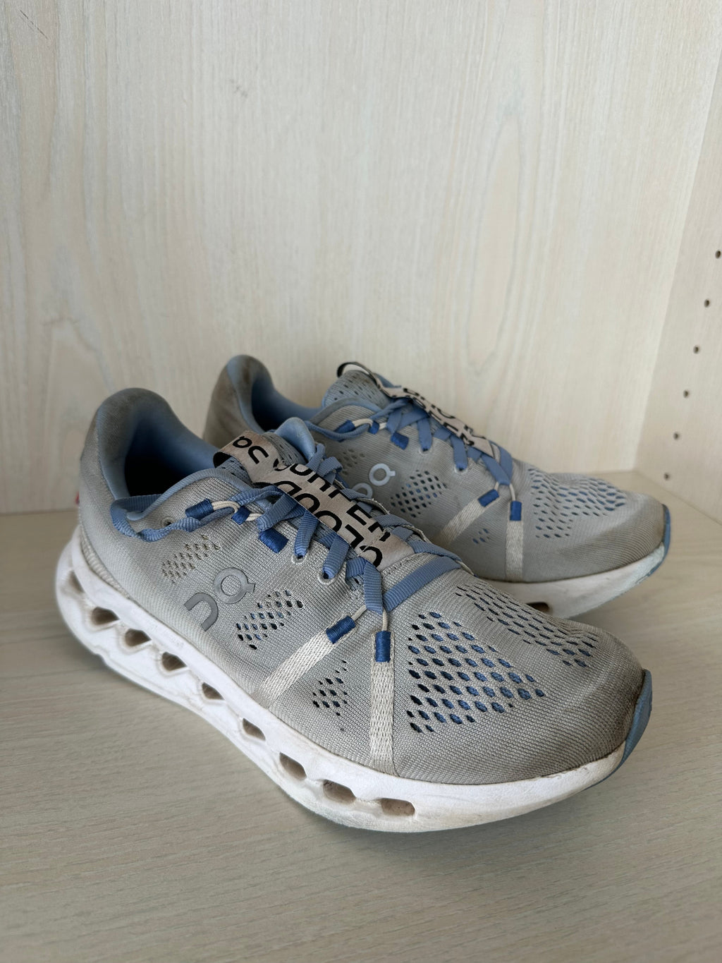 On Running Cloudsurfer EU 38.5 Heather/White - Normal Use, Stains