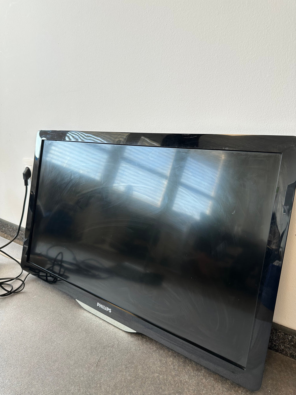 Philips 32PFL5406H/12 – 32 Full-HD LED TV, HDMI, guter Zustand, ohne Standfuß