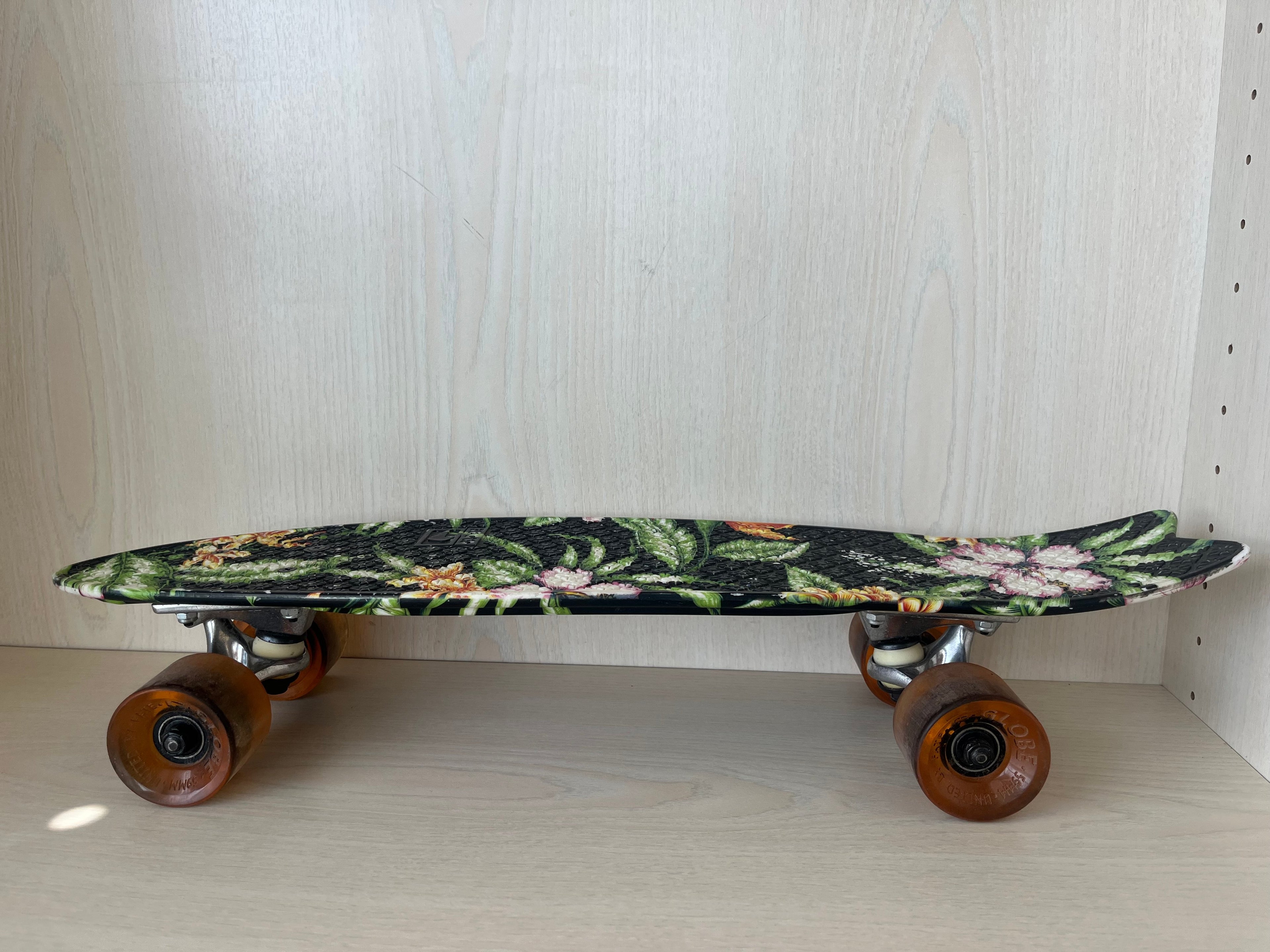 Globe Mini Cruiser Bantam Paradise, 57 cm, Bunt, Sehr Gut