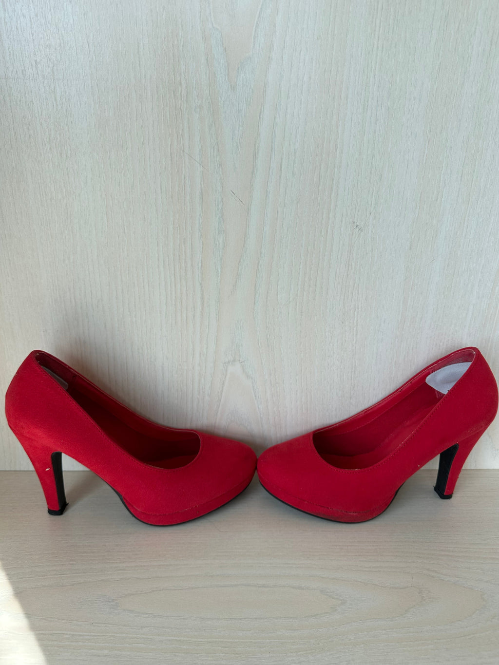 Gil Peterson Red Leather Stiletto, Size 36 EU, Very Good Condition