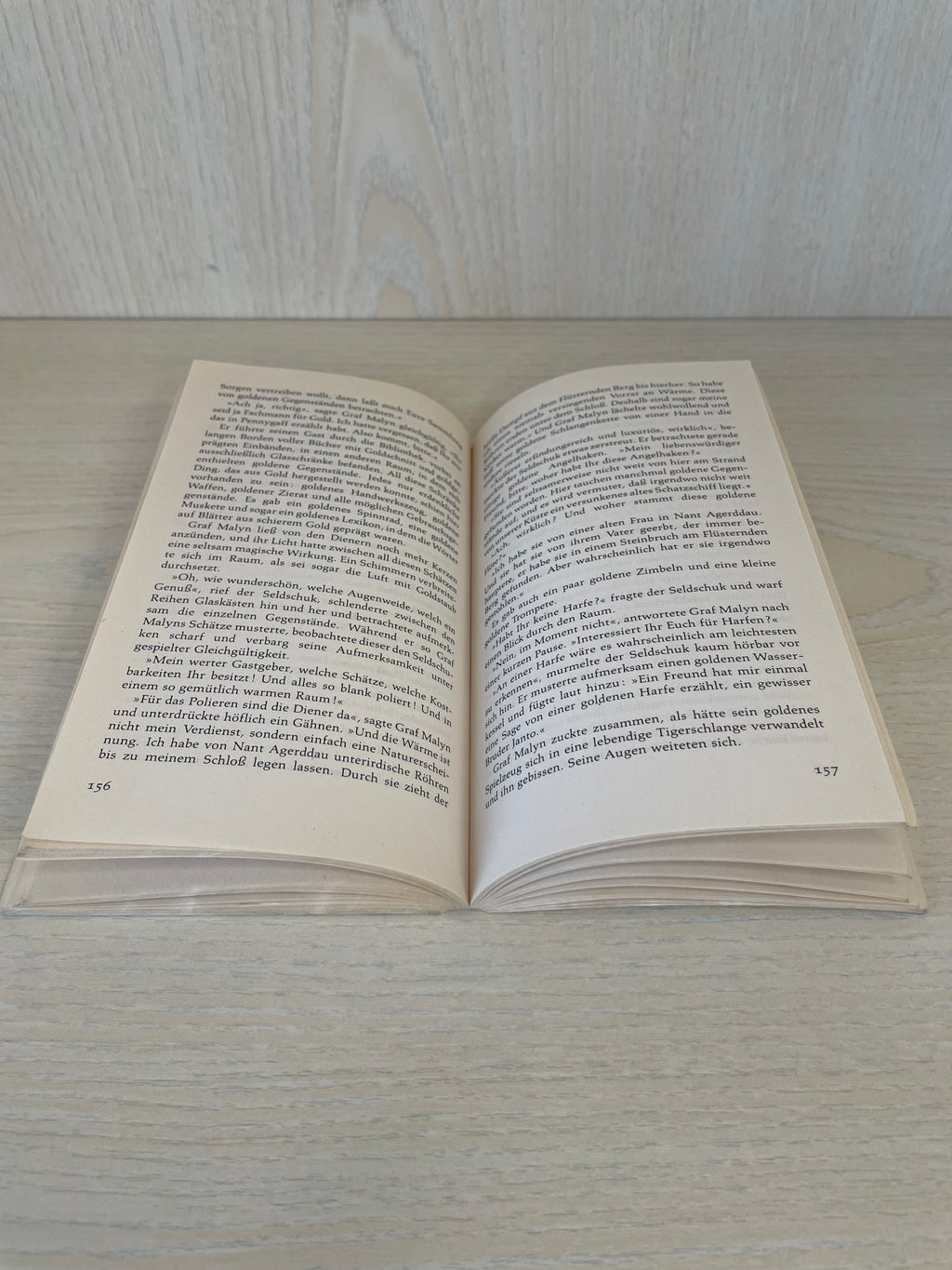 Joan Aiken – Der Flüsternde Berg (dtv junior 7835) – Paperback, Guter Zustand
