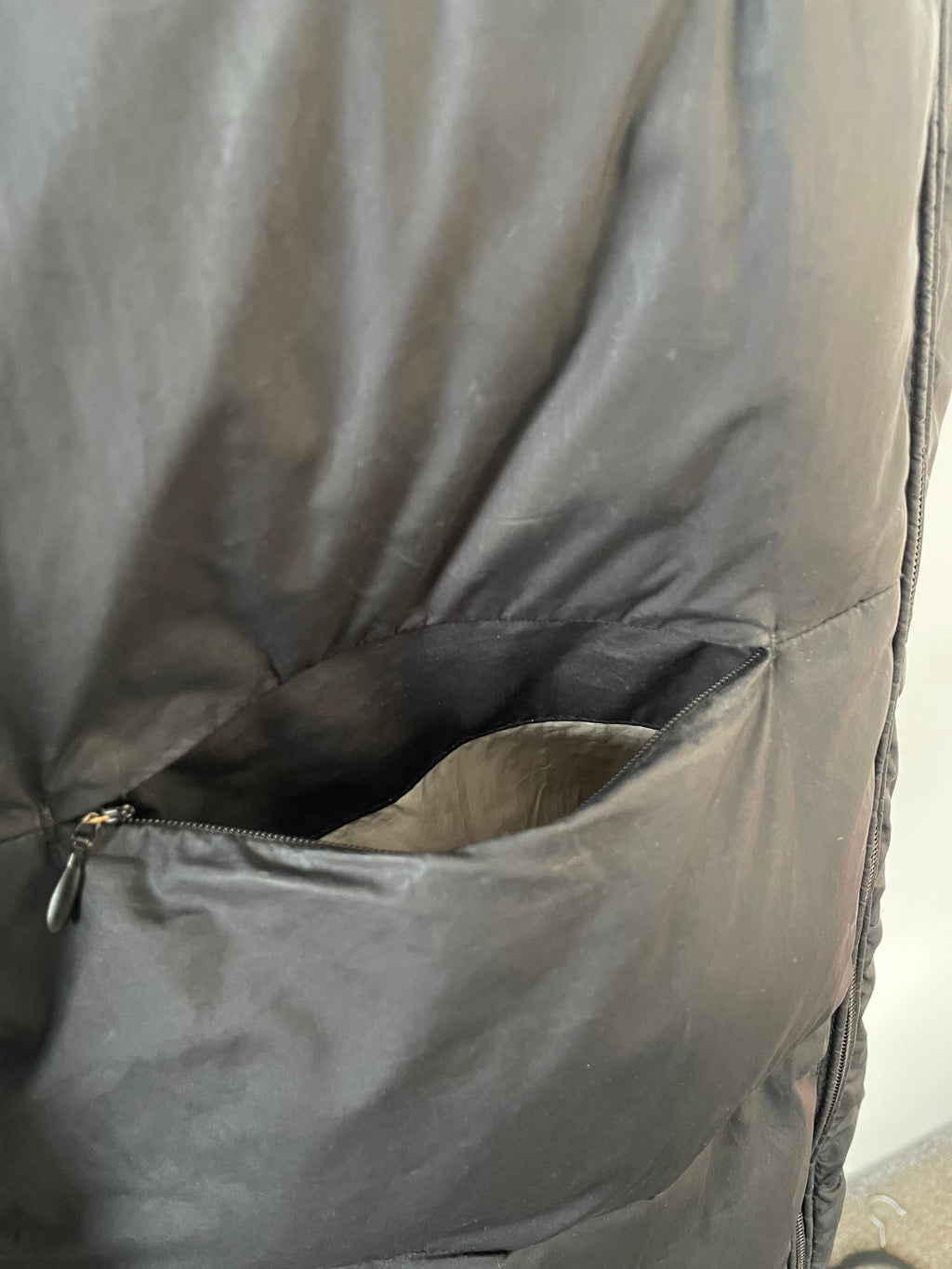ECOALF Damen XS Schwarz Daunenmantel – 70% Daunen, Kapuze, guter Zustand