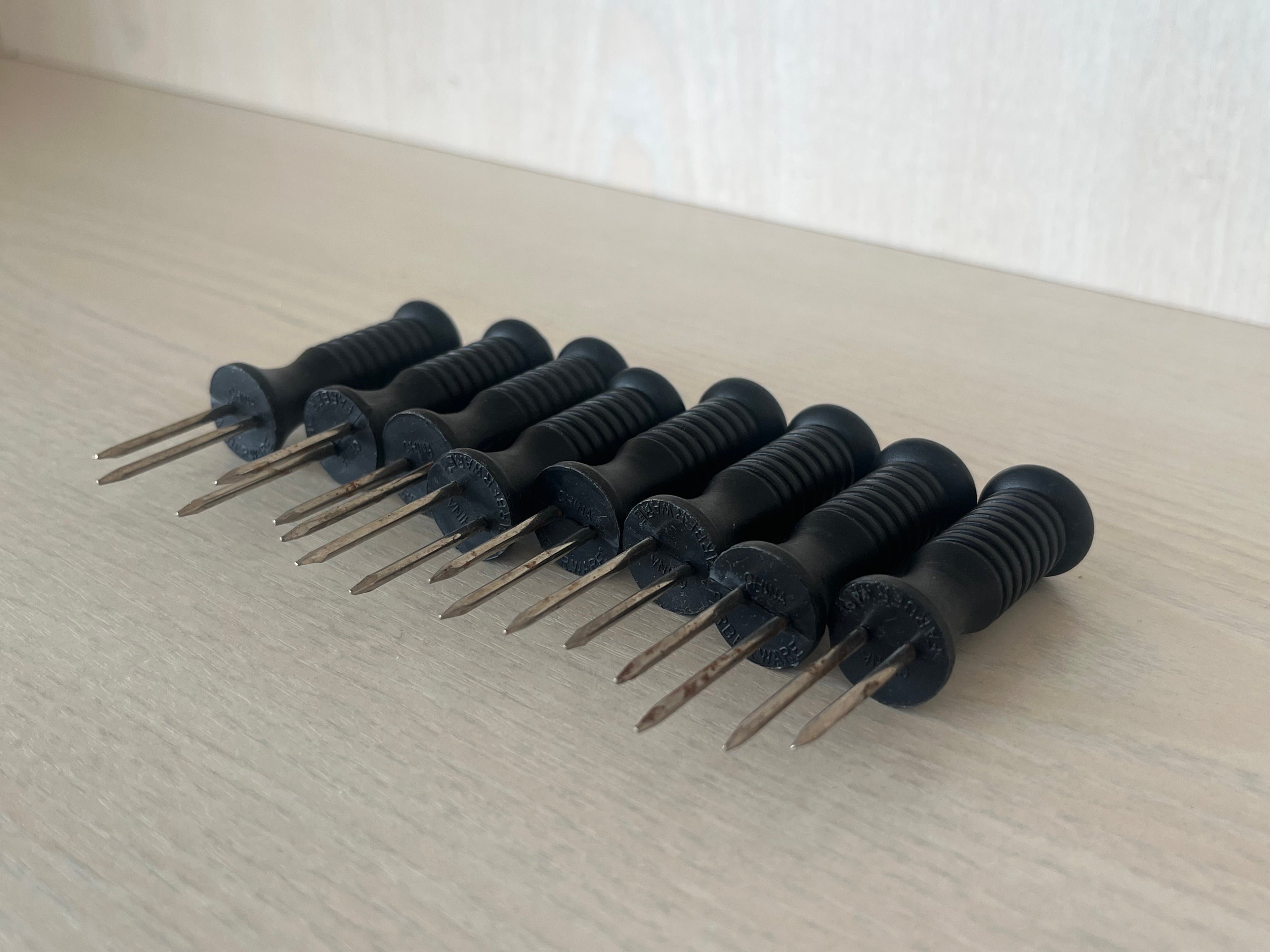 Farberware 8-tlg. Maiskolbenhalter Set – Kunststoff/Edelstahl, Schwarz, Gut