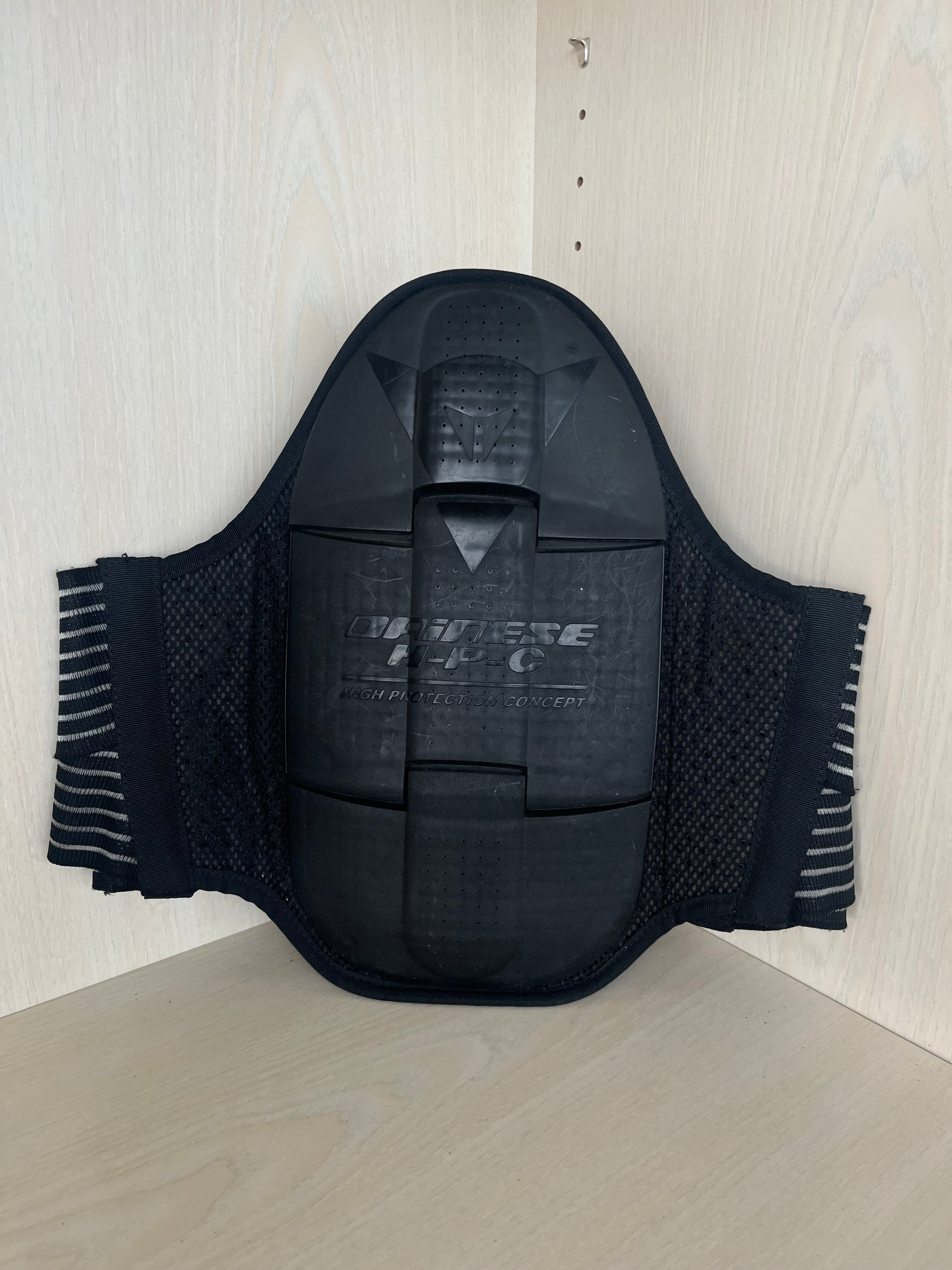 Dainese Motorrad Rückenprotektor S, Schwarz, Sehr Gut, 95 cm Umfang