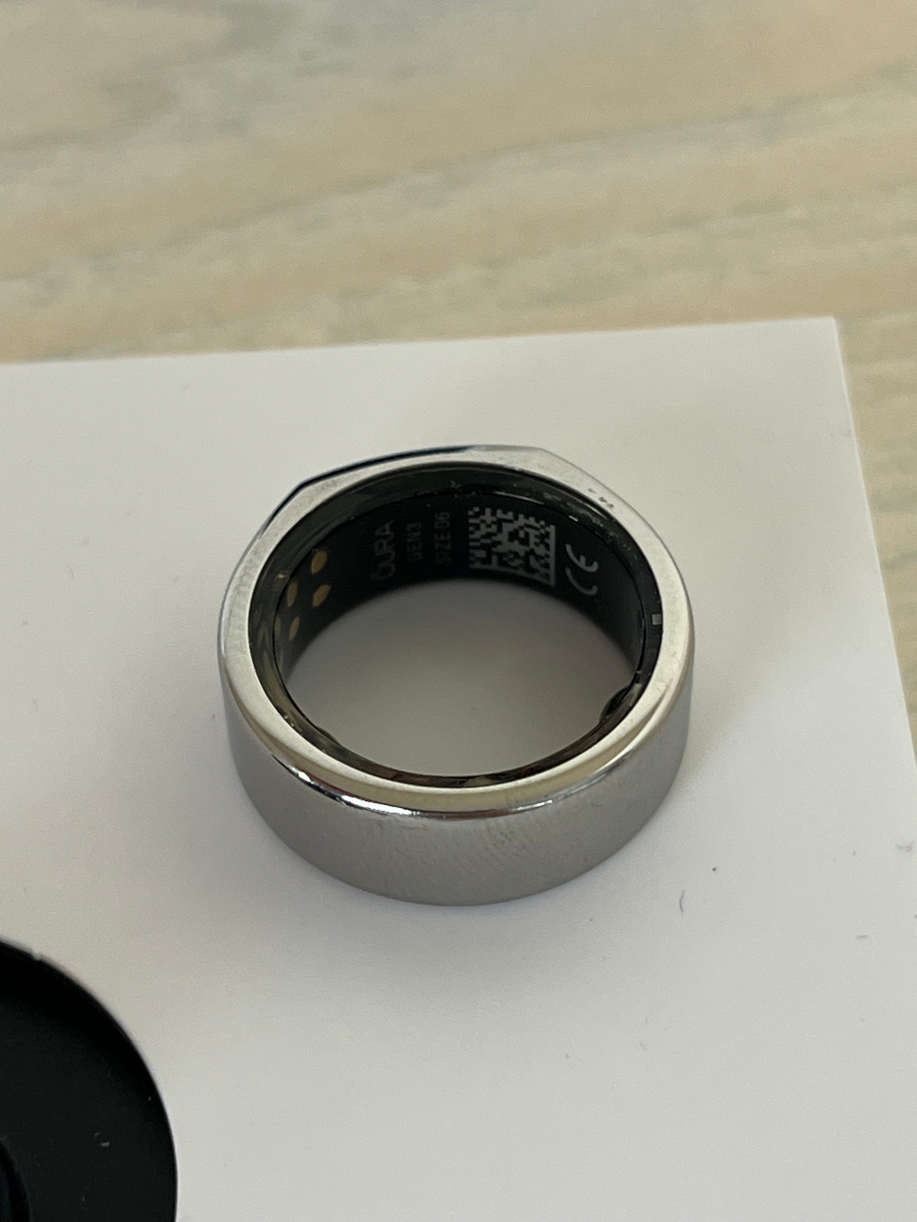 Oura Ring Gen3 Heritage Silver US6, Very Good Condition