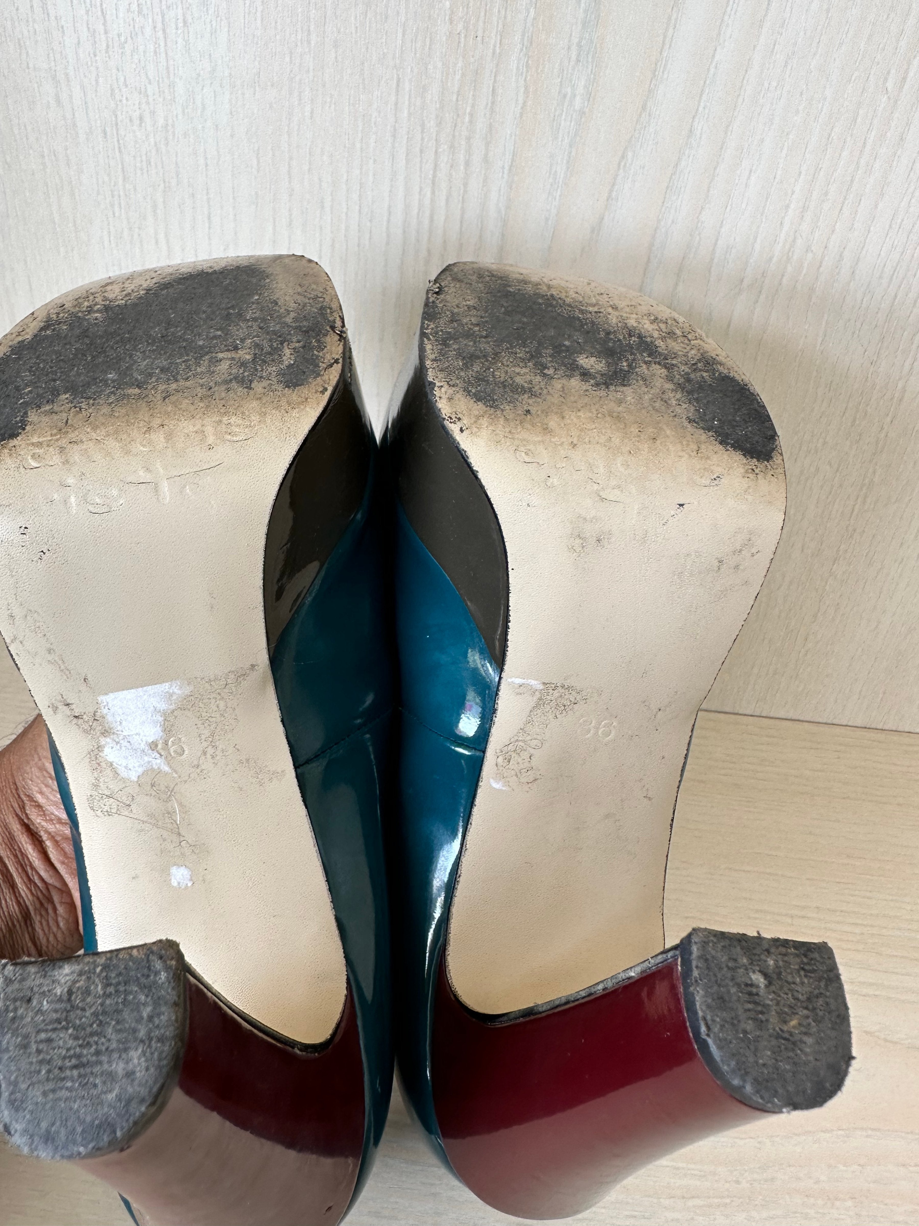 Tamaris Trend Pumps, Teal, Size 36 EU, Poor Condition