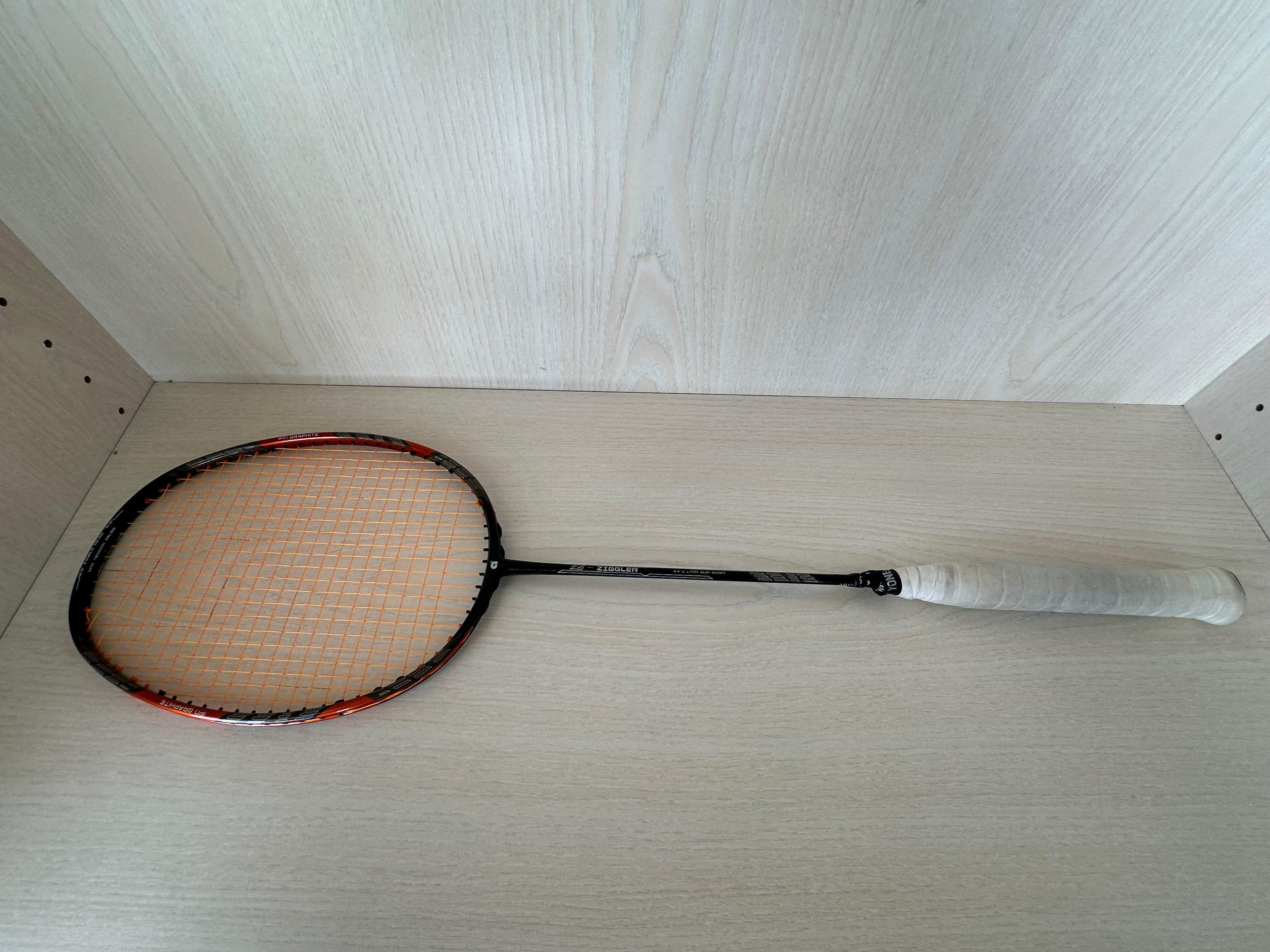 Yonex Z Ziggler Badminton Racket 4U Black/Orange Very Good Condition