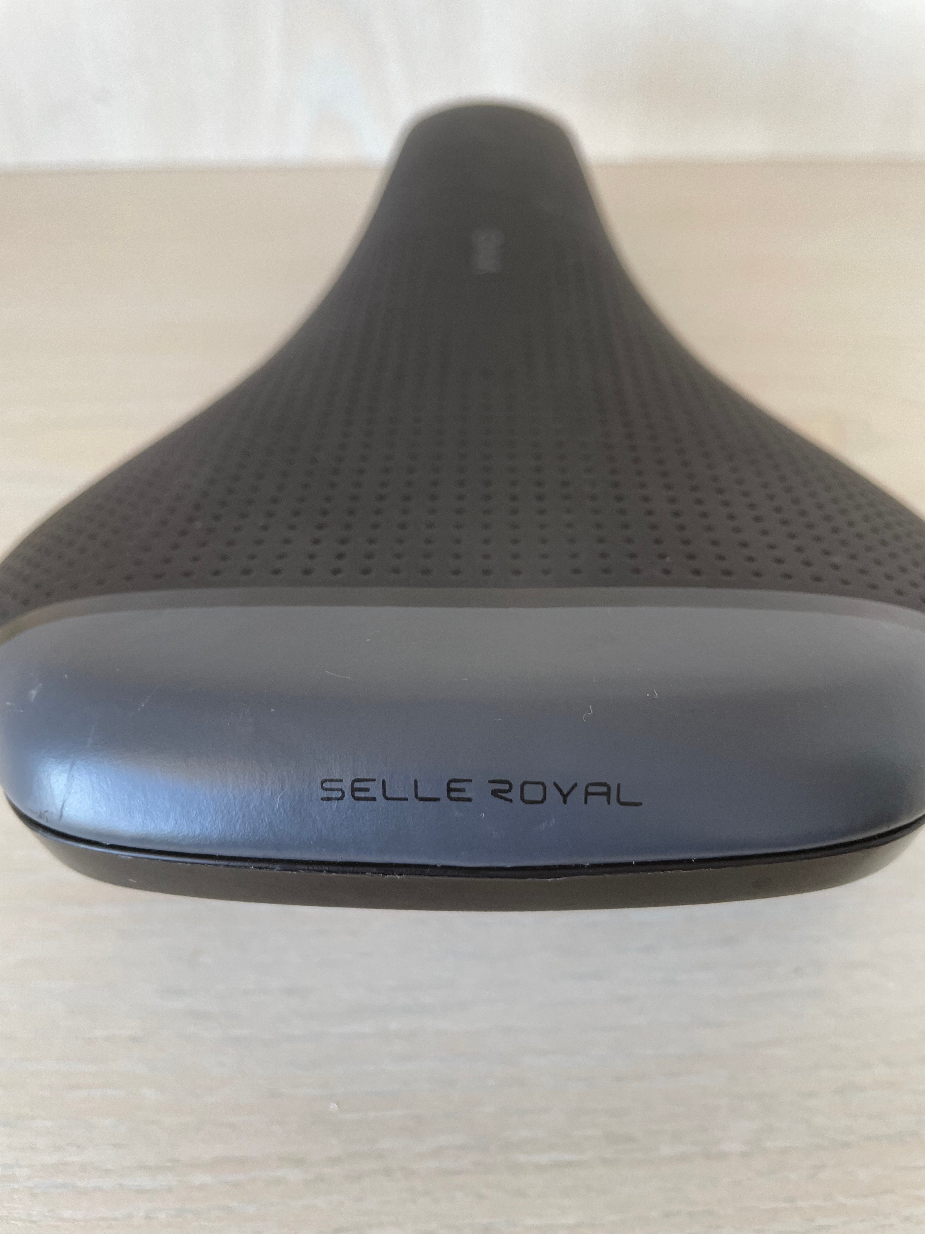 Selle Royal Fahrradsattel Vivo Moderate, 25x16 cm, gut, 2 Risse links