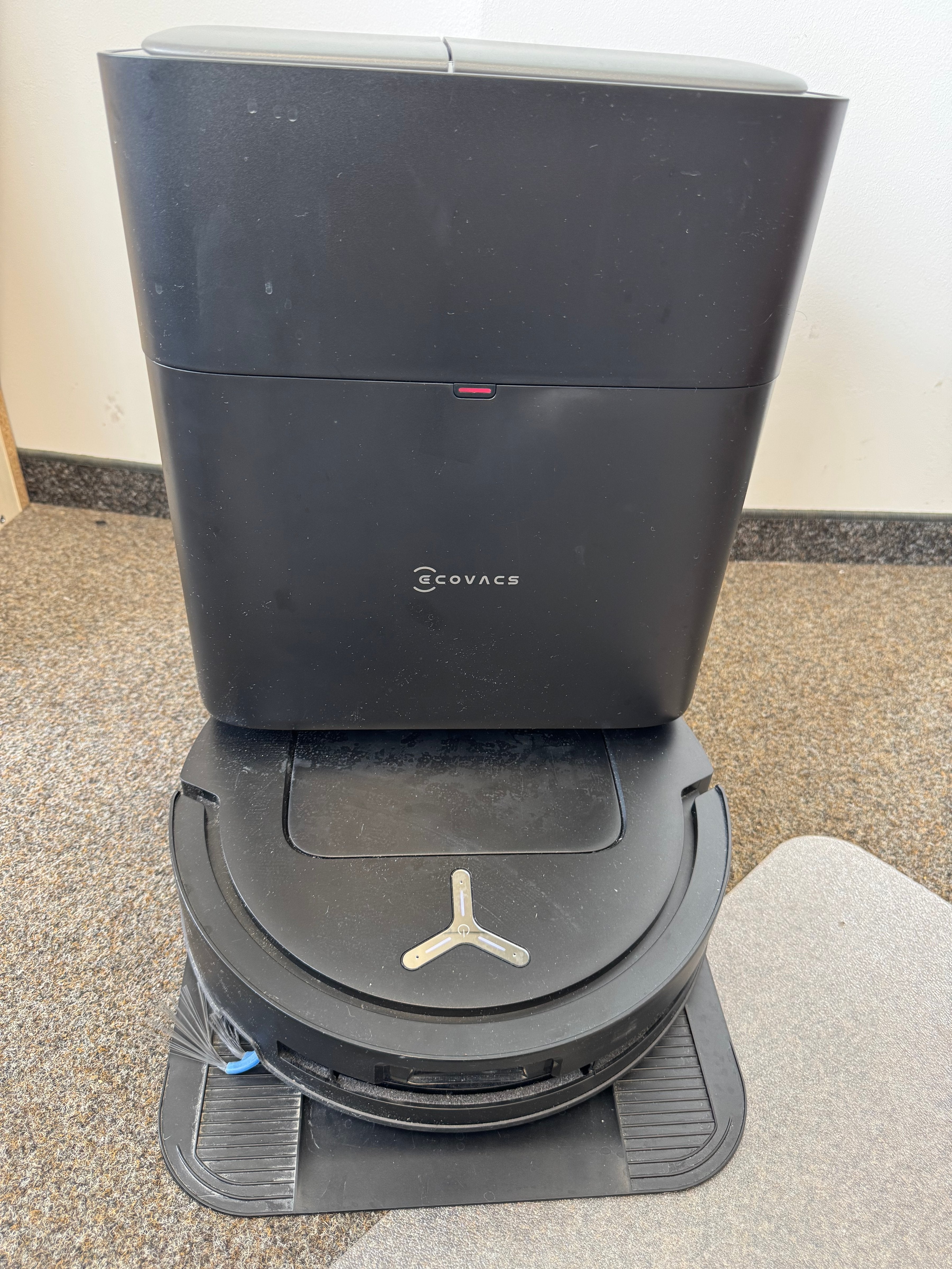 ECOVACS T80 Omni Robot Vacuum & Mop Black 35cm Very Good Condition