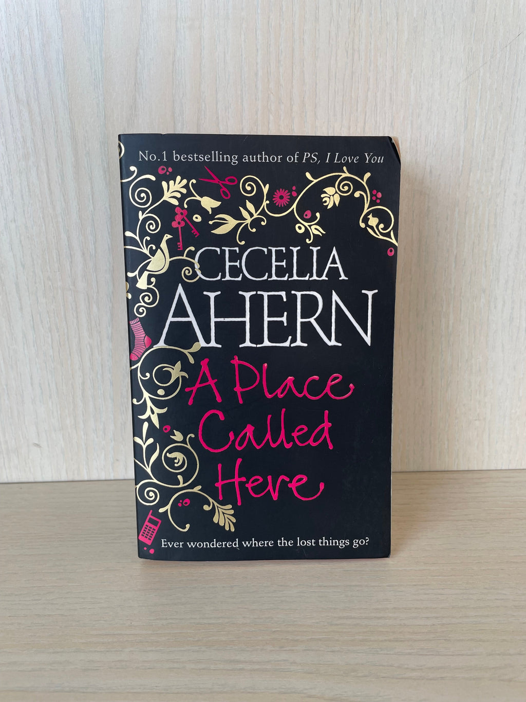 Cecelia Ahern „A Place Called Here“ – Taschenbuch, guter Zustand