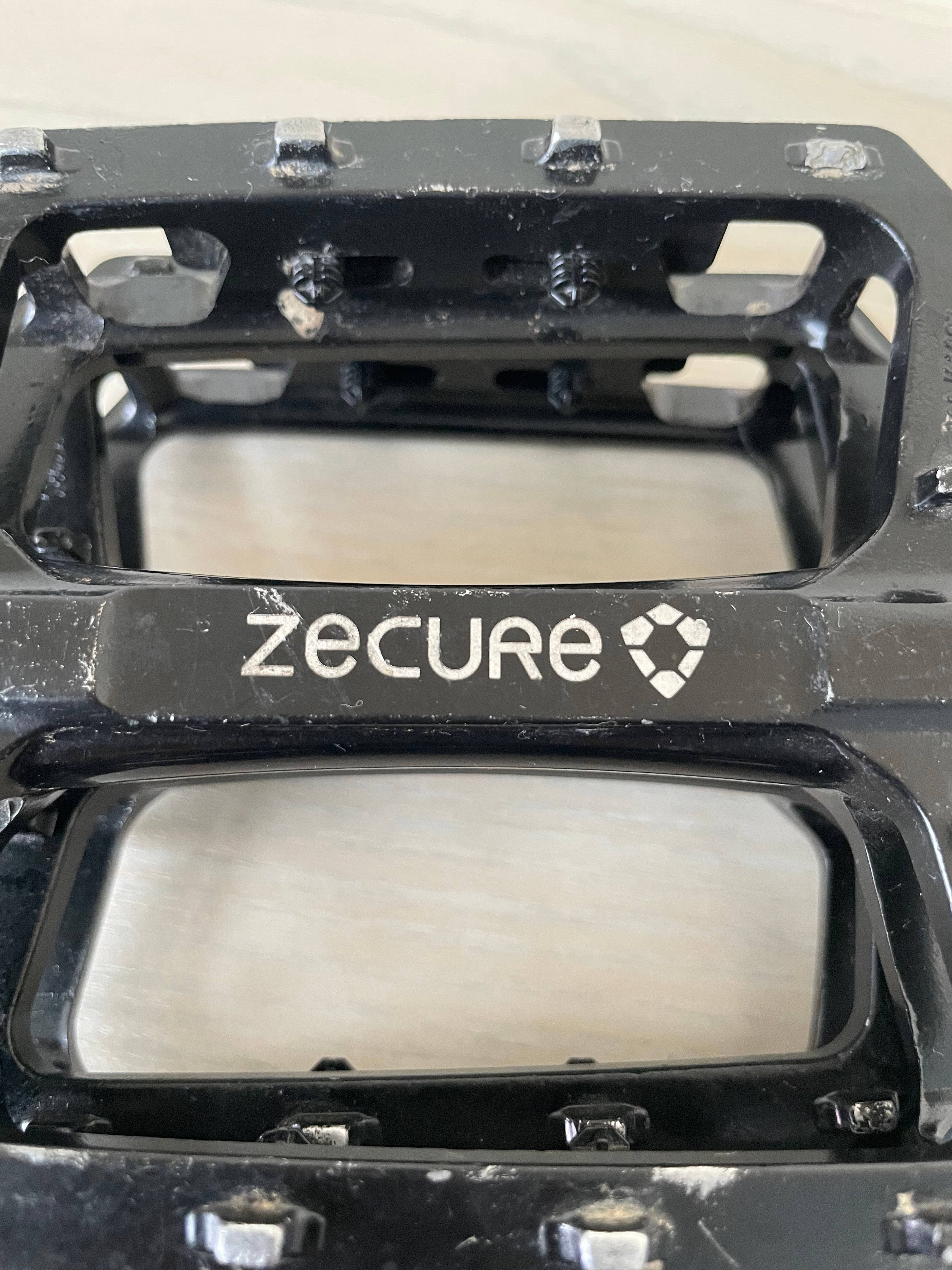 Zecure MTB Bike Pedals, Aluminum, Good Condition, 400g, Reflective Strips