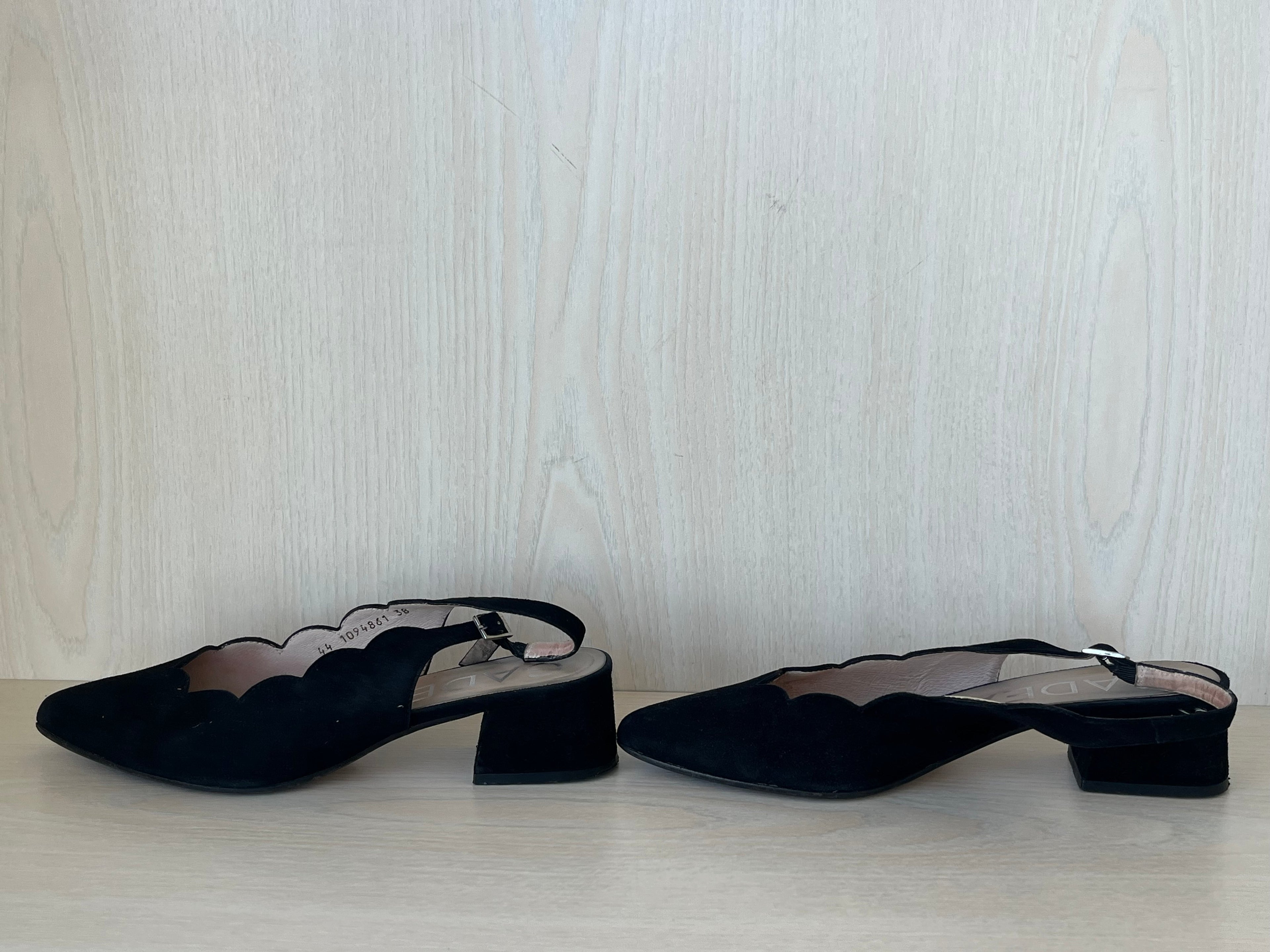 Gadea Black Suede Scalloped Slingback Heels EU 38 - Very Good Condition