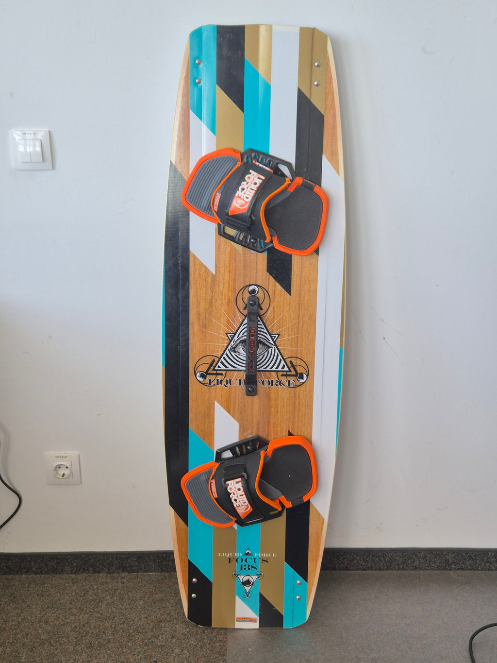Liquid Force Kiteboard Focus 138 cm x 42 cm, Multicolor, Zustand: Gut