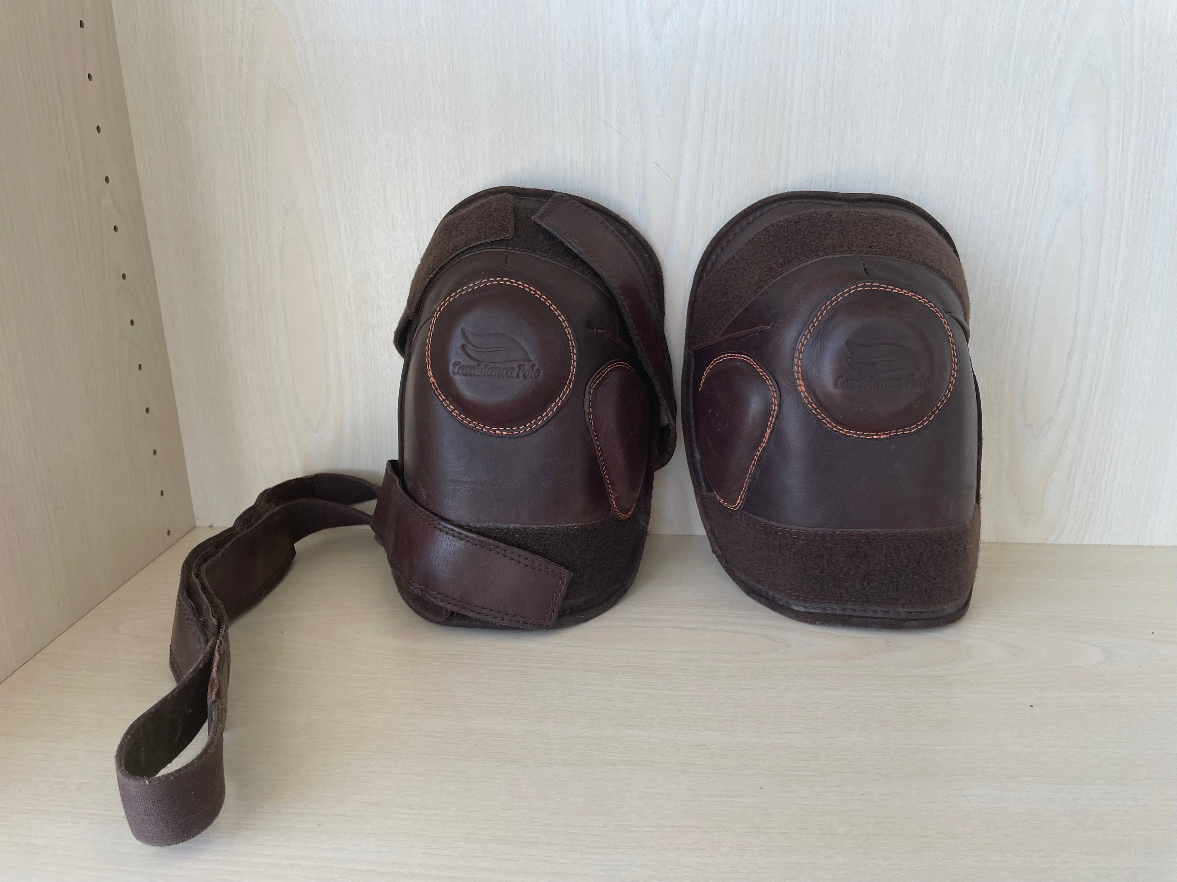 Casablanca Velcro Polo Knieschützer, Braun, Einheitsgröße, Zustand: Gut
