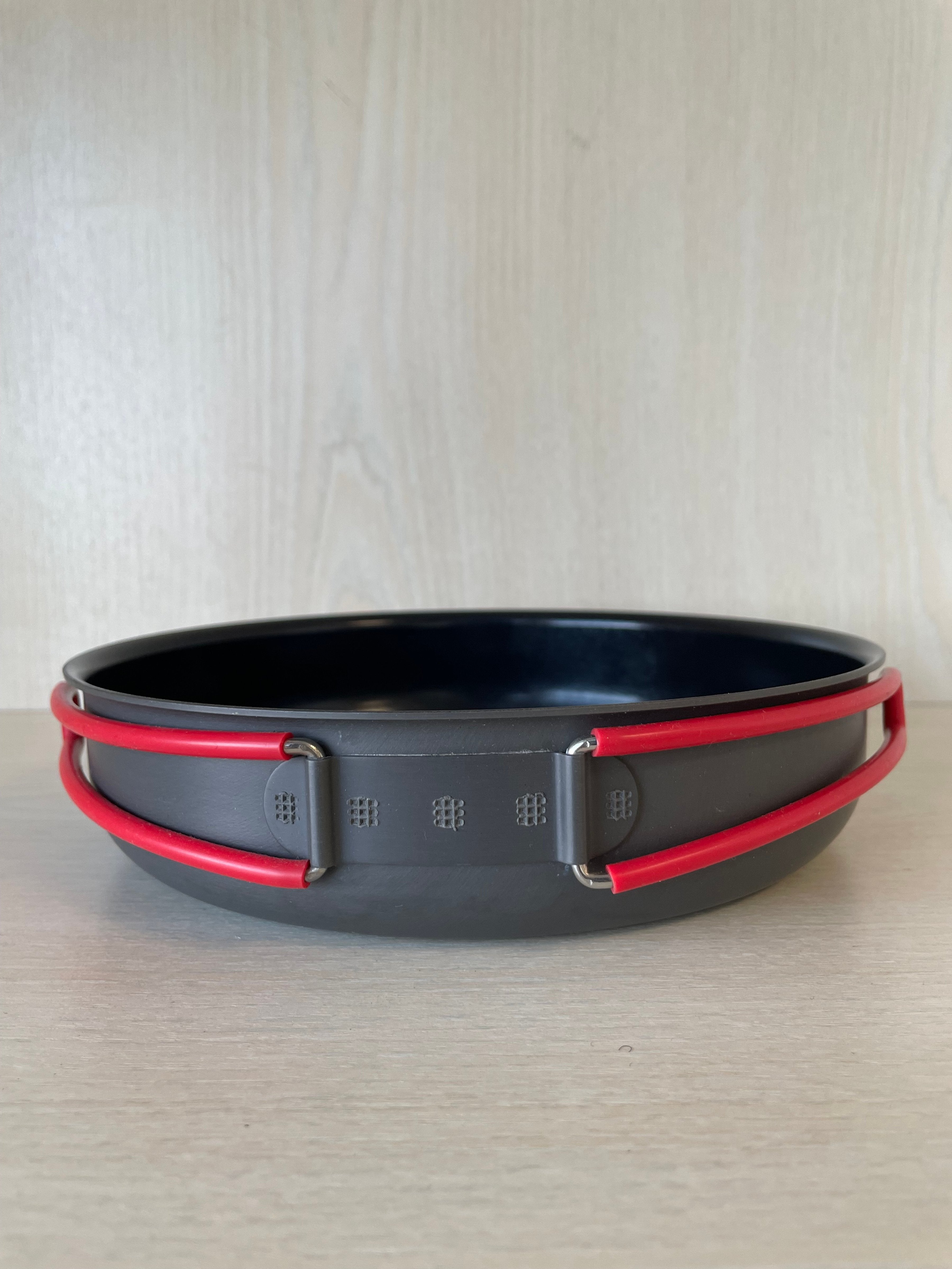 Primus Campfire Pfanne 21 cm – klappbare rote Griffe + Netzbeutel