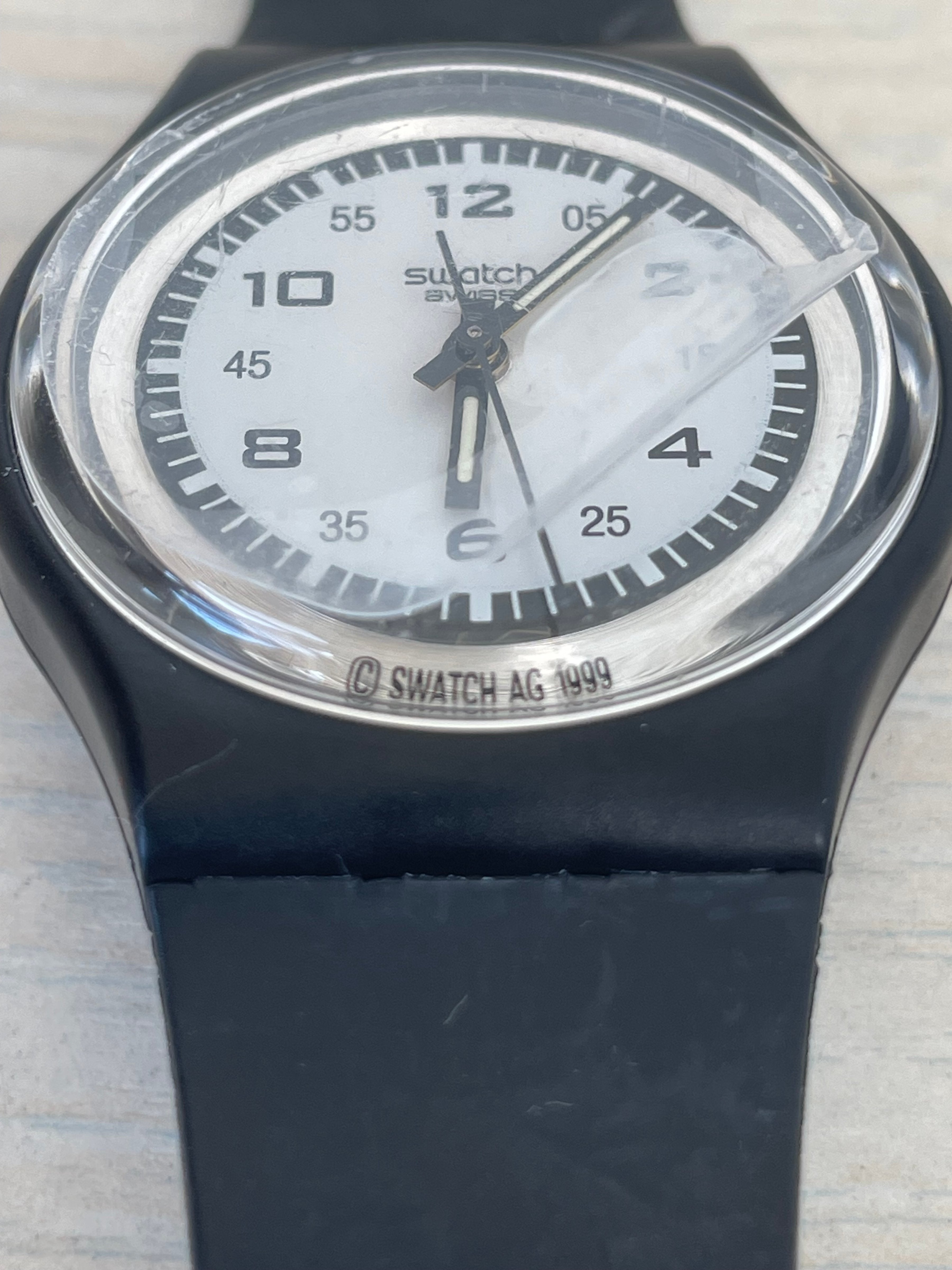 Swatch Uhr GB417 Turnover, 34mm, Sehr Gut, Batterien inkl., Kratzer am Band