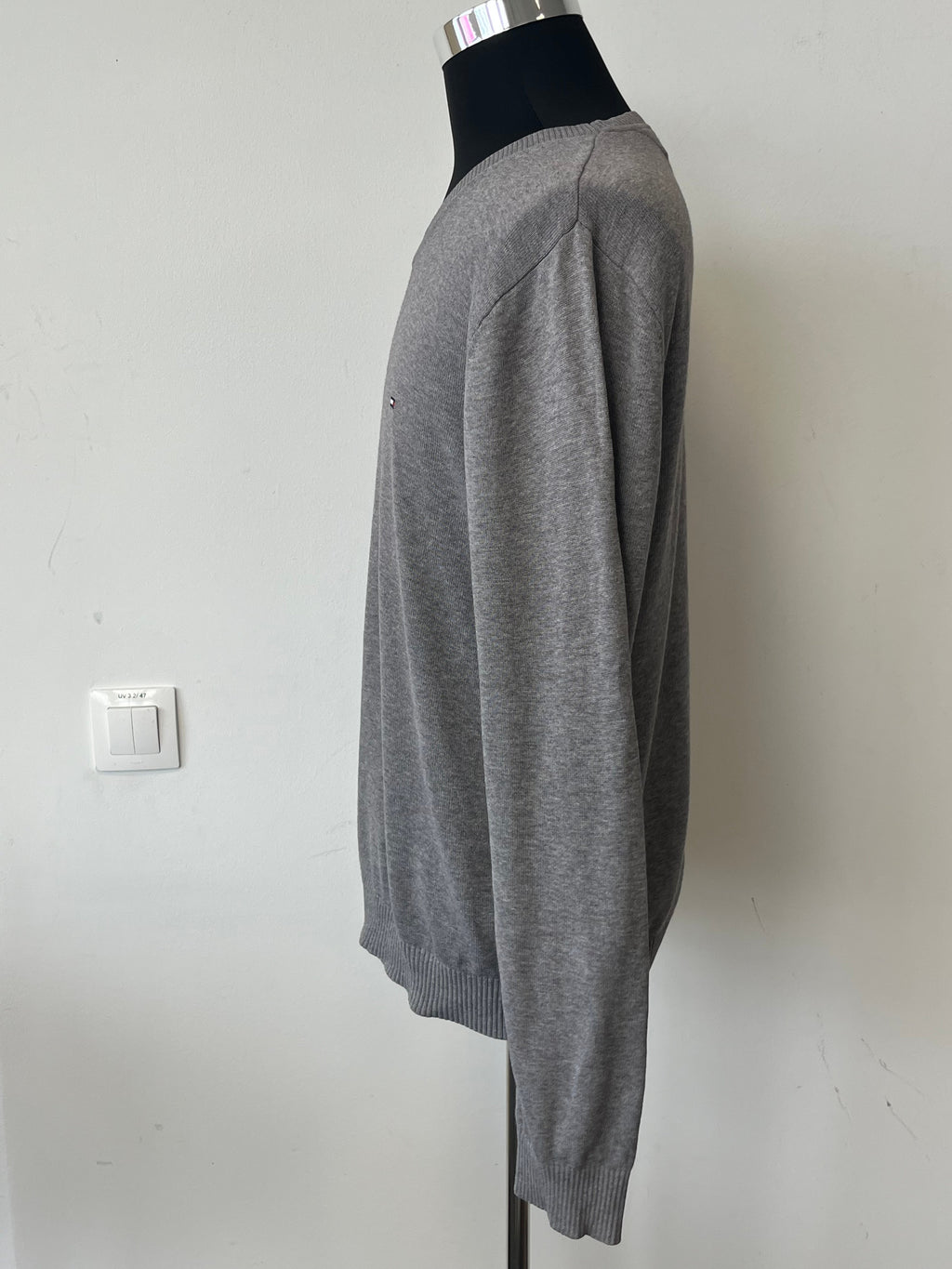 Tommy Hilfiger Cotton V-Neck Sweater, Grey, Size L, Very Good Condition