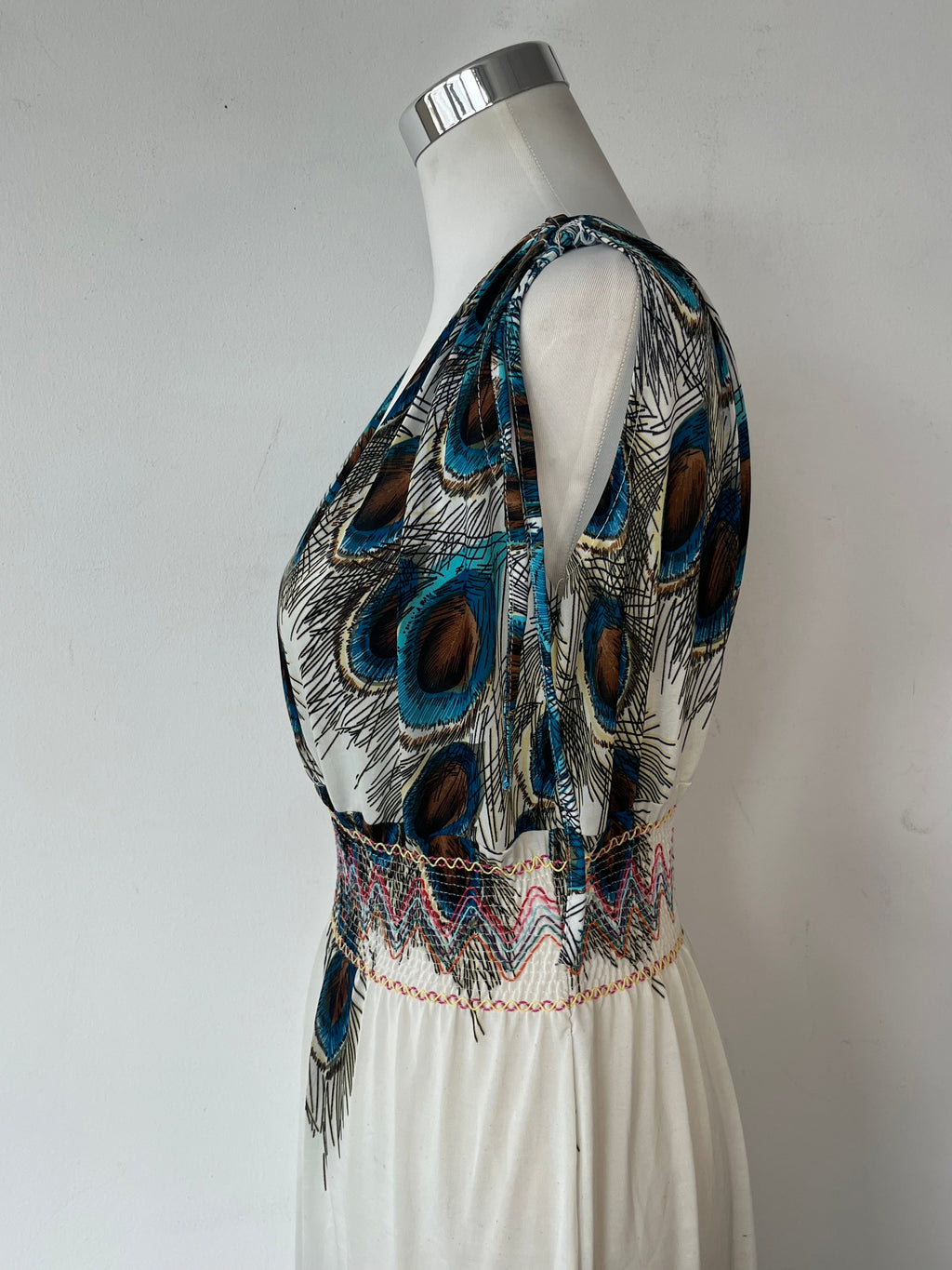 Seductive Streetwear Peacock Maxi Dress, Medium, White, Normal Use