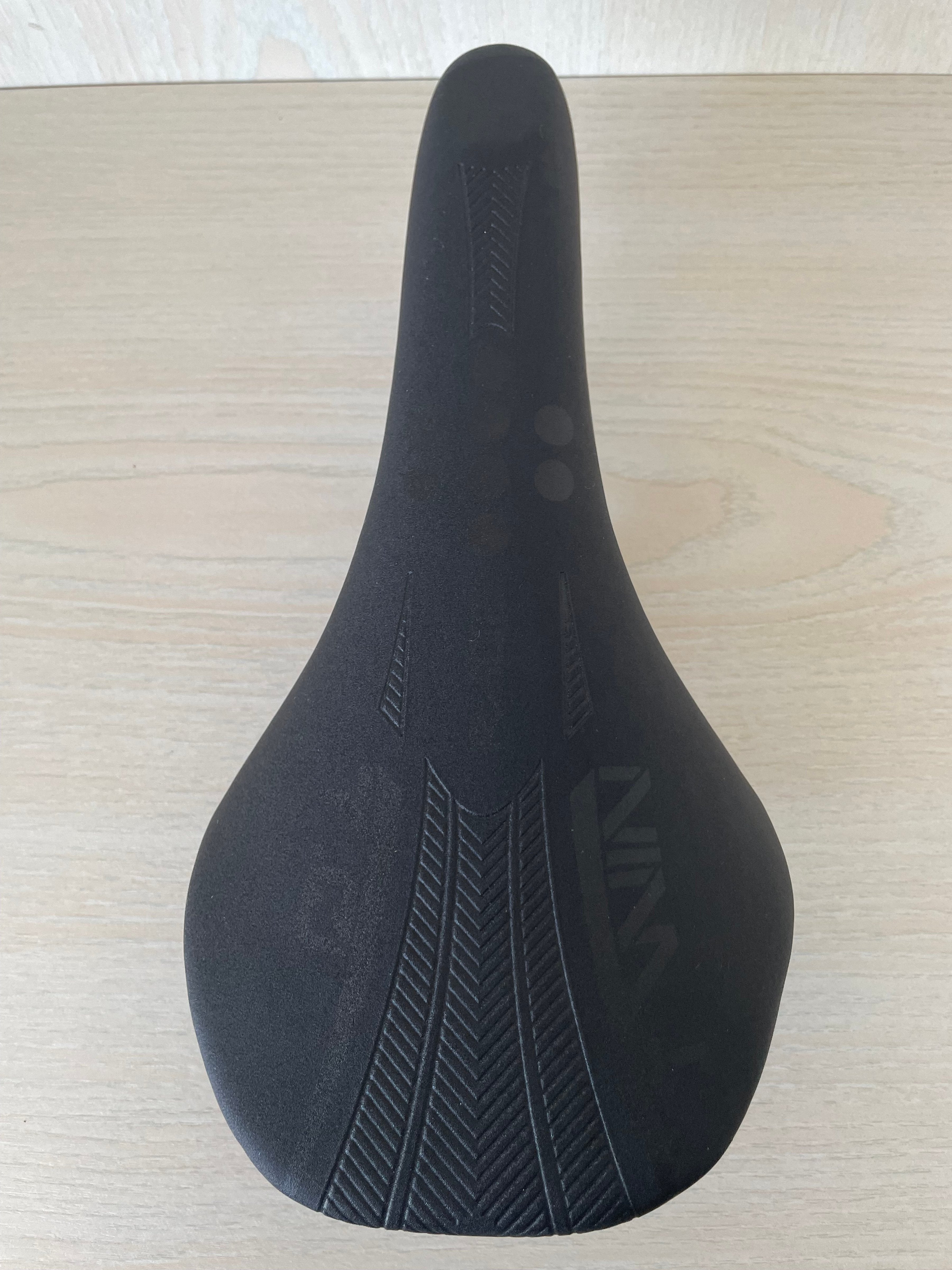 Schwarzer Selle Italia Turbo Bullitt Sattel – Chevron & Punktmuster – Sehr Gut