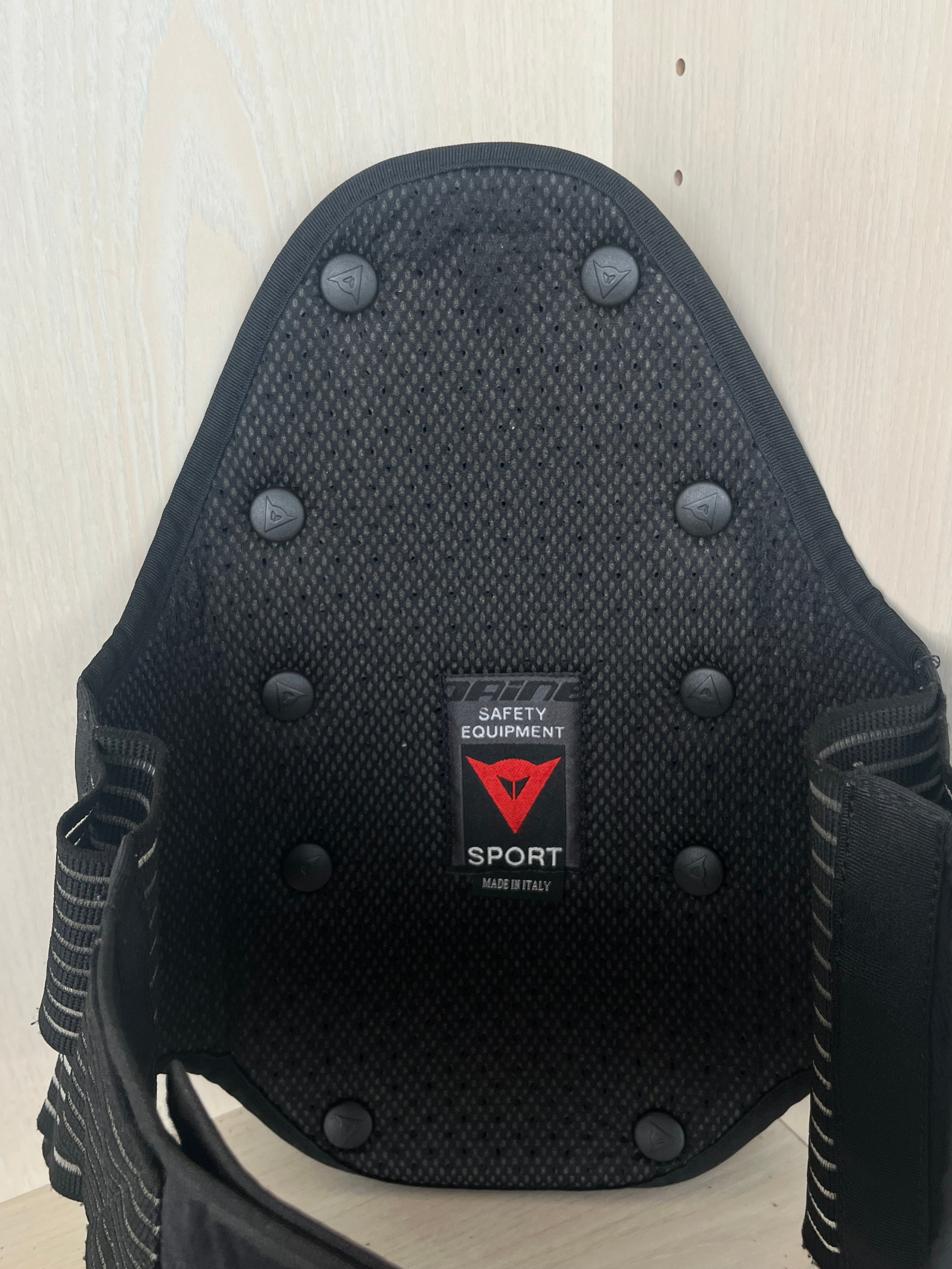 Dainese Motorrad Rückenprotektor S, Schwarz, Sehr Gut, 95 cm Umfang