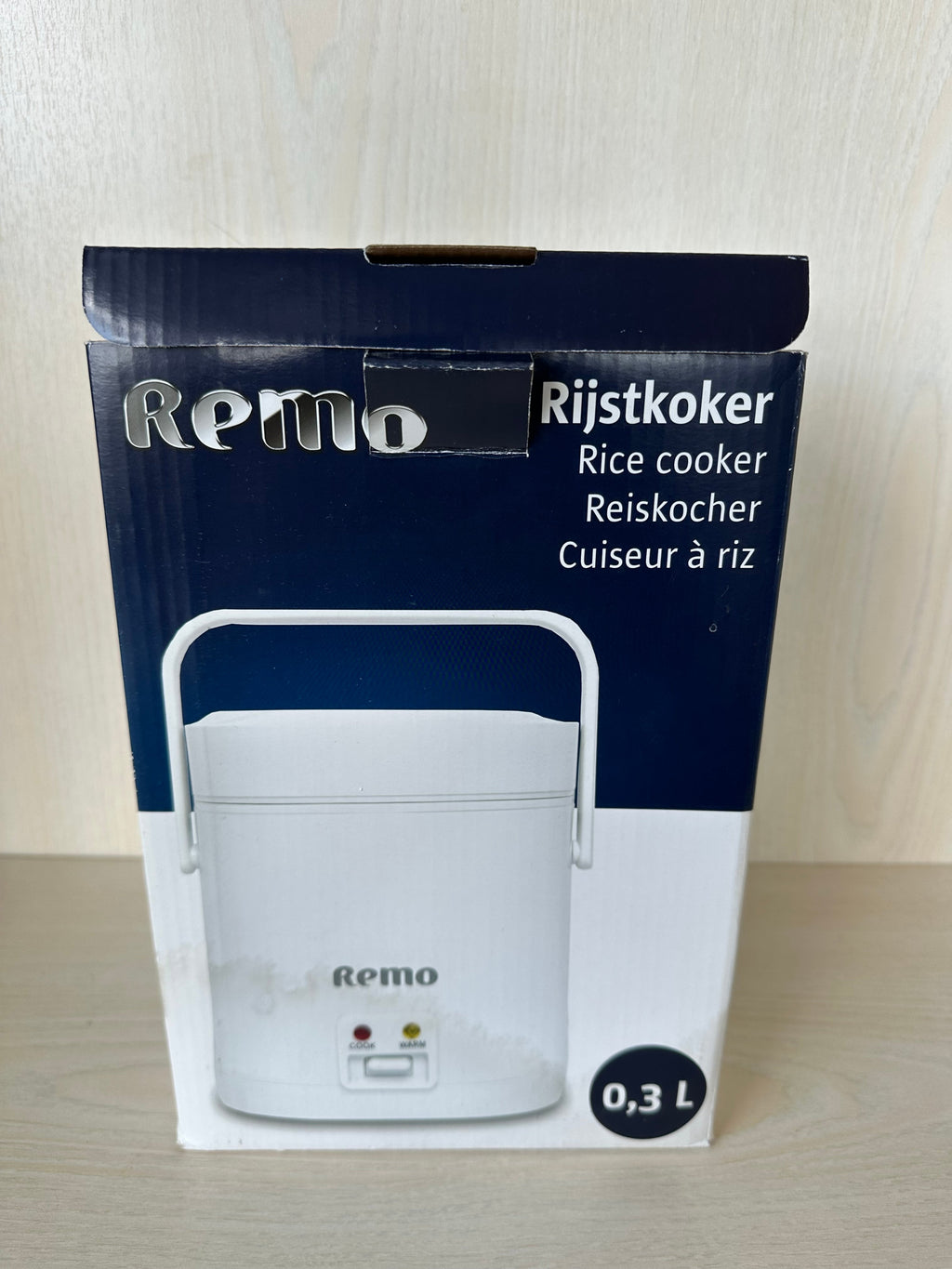 Remo Portable Electric Kettle 6089399 White Compact 0.5L Good Condition