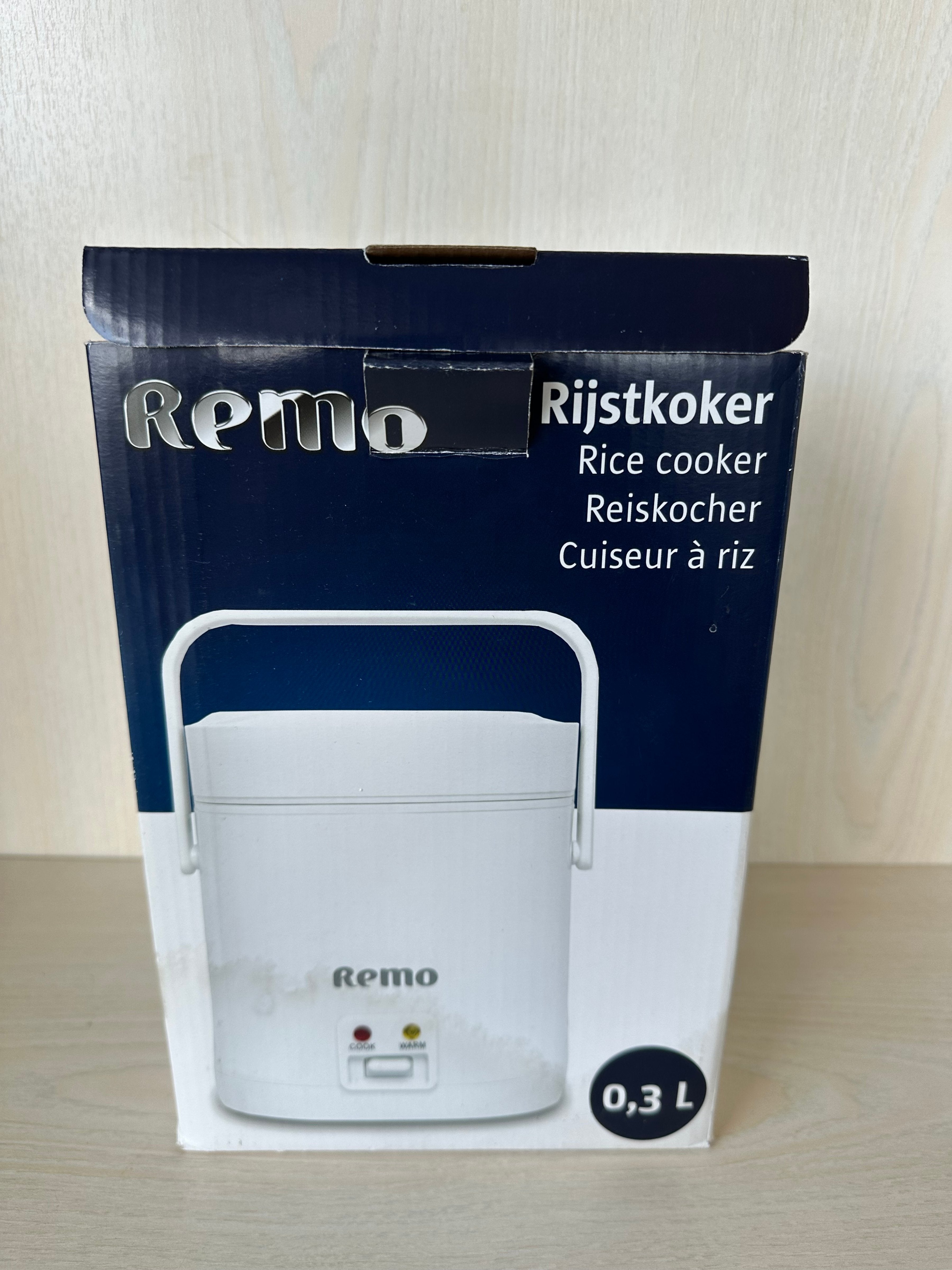Remo Portable Electric Kettle 6089399 White Compact 0.5L Good Condition