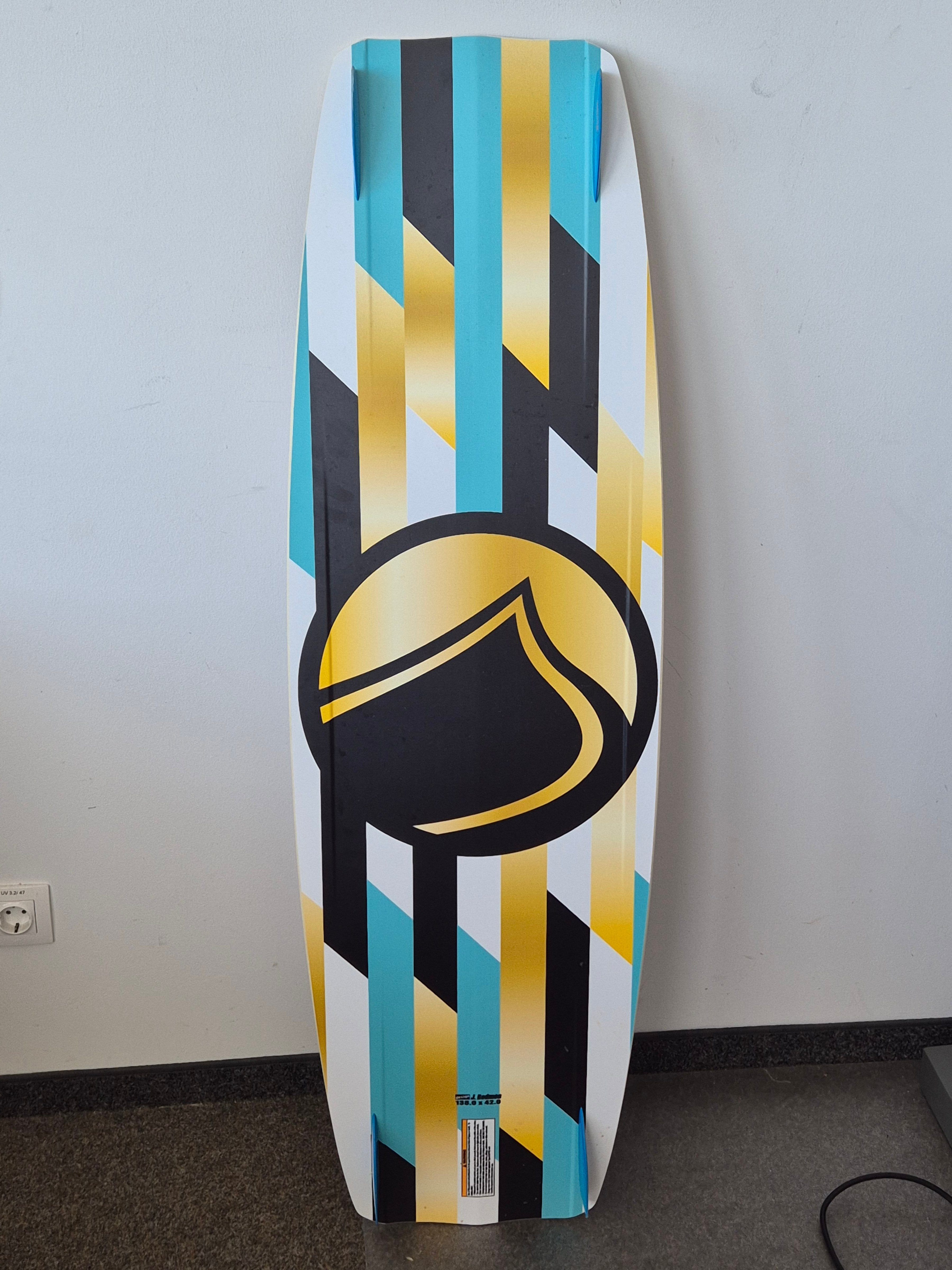 Liquid Force Kiteboard Focus 138 cm x 42 cm, Multicolor, Zustand: Gut