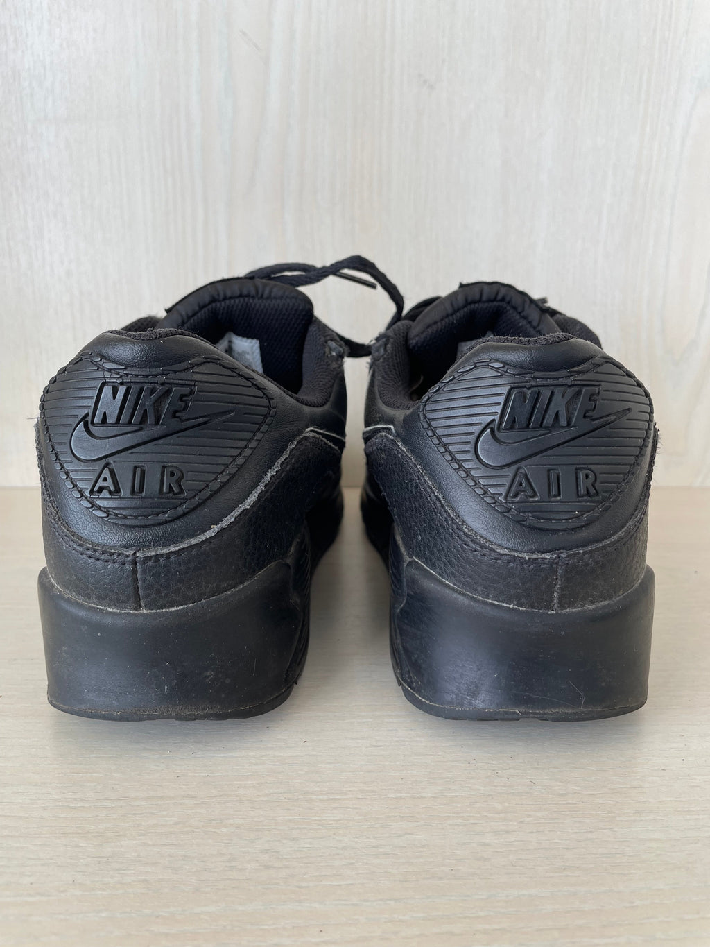 Nike Air Max 90 Sneakers – Triple Black, Zustand: Gebraucht, Kissenschaden