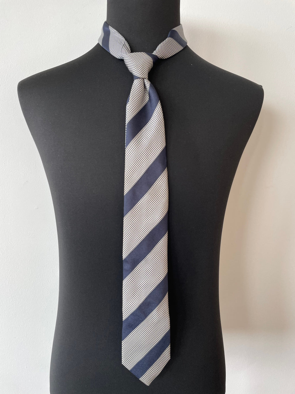 Windsor Tie Basic, Navy/Grey, 156cm x 7.5cm, 100% Silk, Very Good Condition
