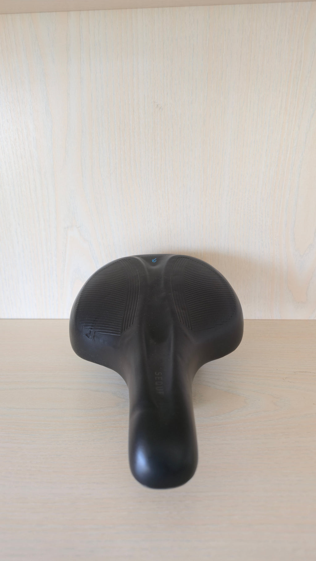 Bontrager Nebula Plus Comfort Foam Bike Saddle – Women, Black, Very Good, 160mm