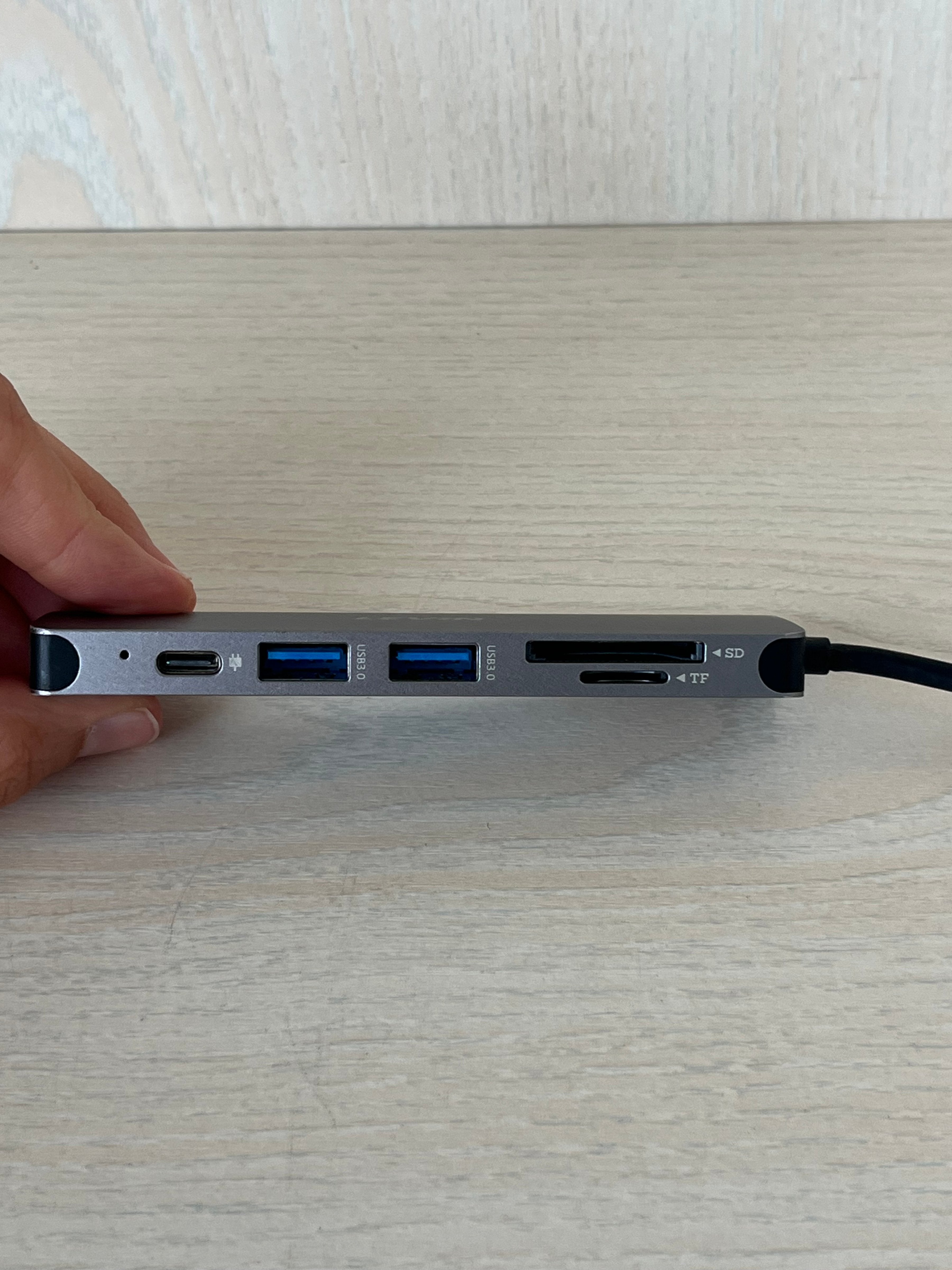 Levin USB-C Hub Pro UCN3286 Silber Kompakt Sehr Gut