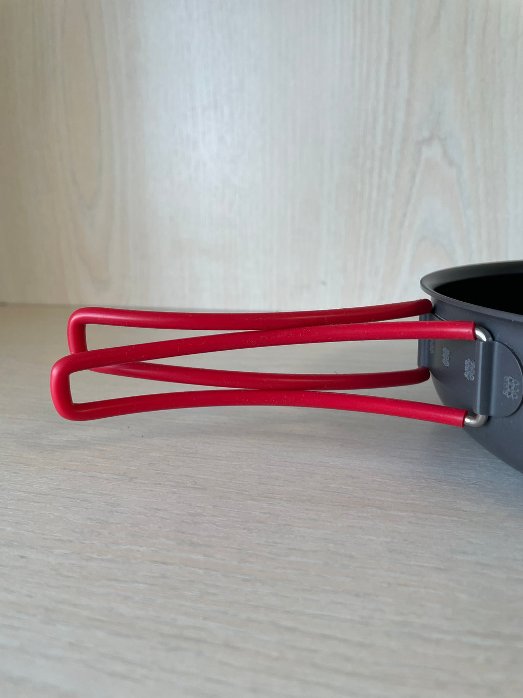 Primus Campfire Pfanne 21 cm – klappbare rote Griffe + Netzbeutel