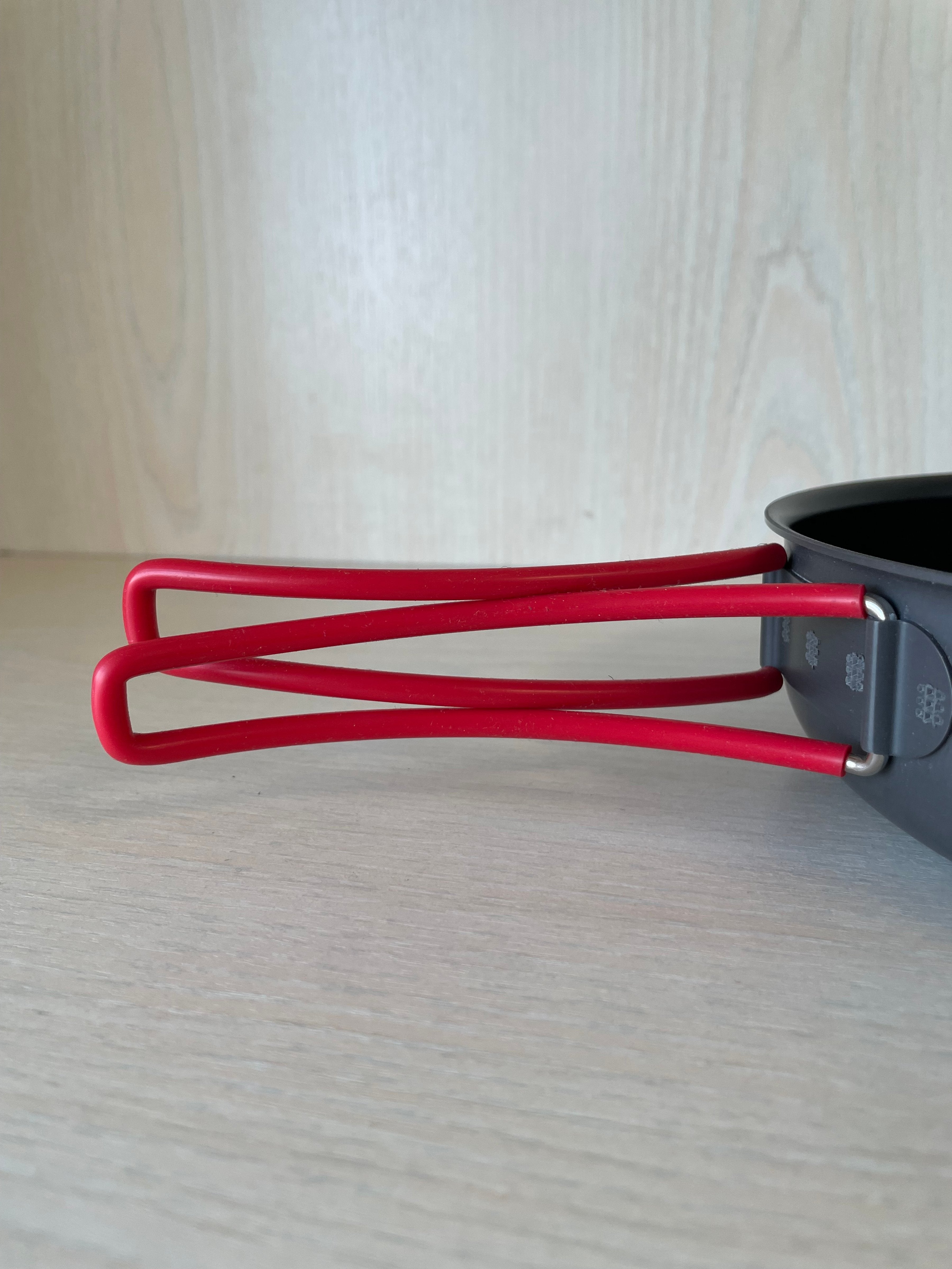 Primus Campfire Pfanne 21 cm – klappbare rote Griffe + Netzbeutel