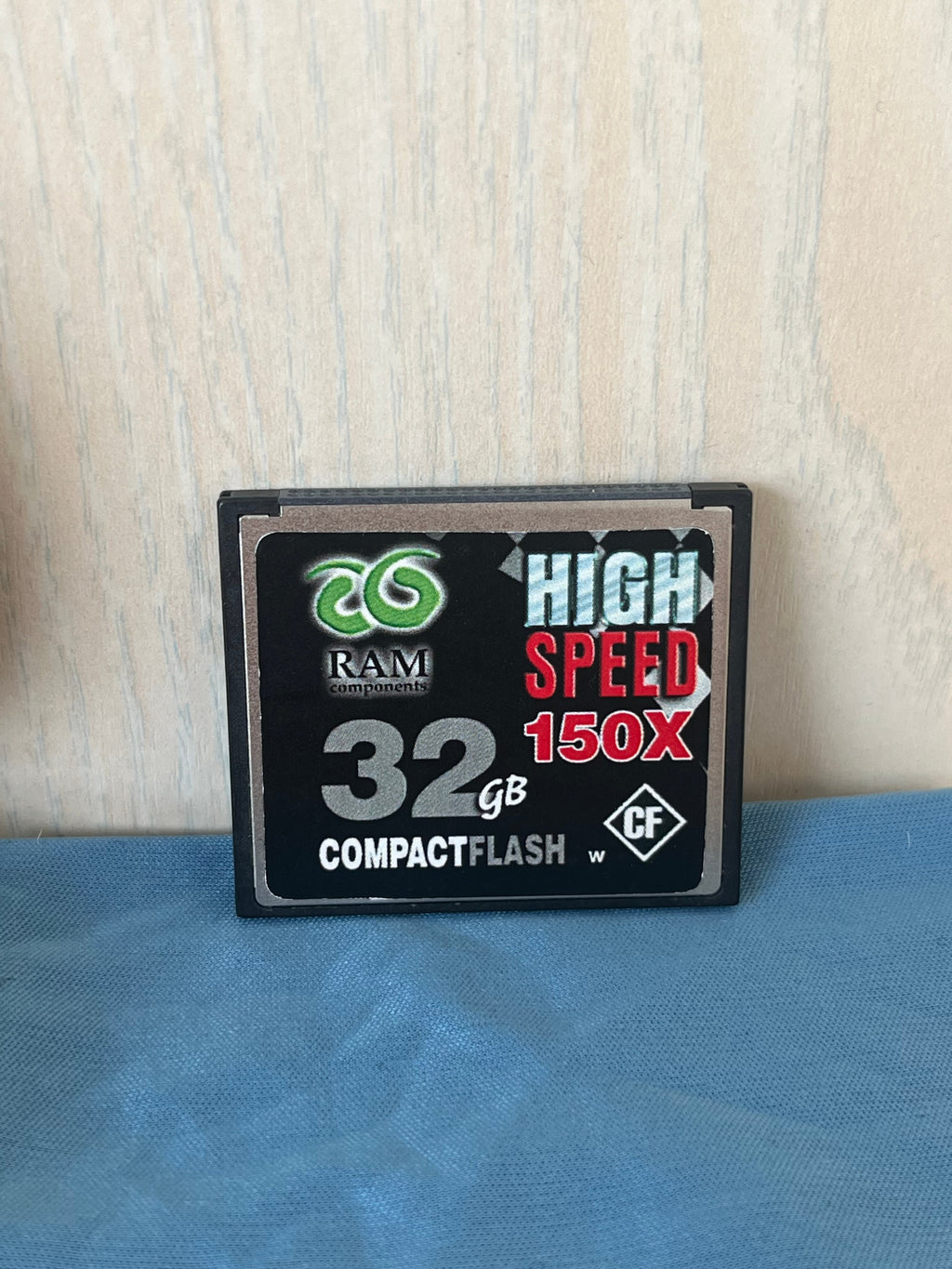 32GB CompactFlash Karte – 150X High-Speed, Schwarz, Sehr guter Zustand