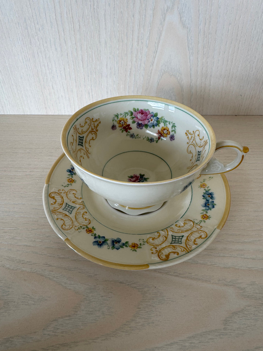 Homer Laughlin Eggshell Nautilus Demitasse Set, Porzellan, guter Zustand