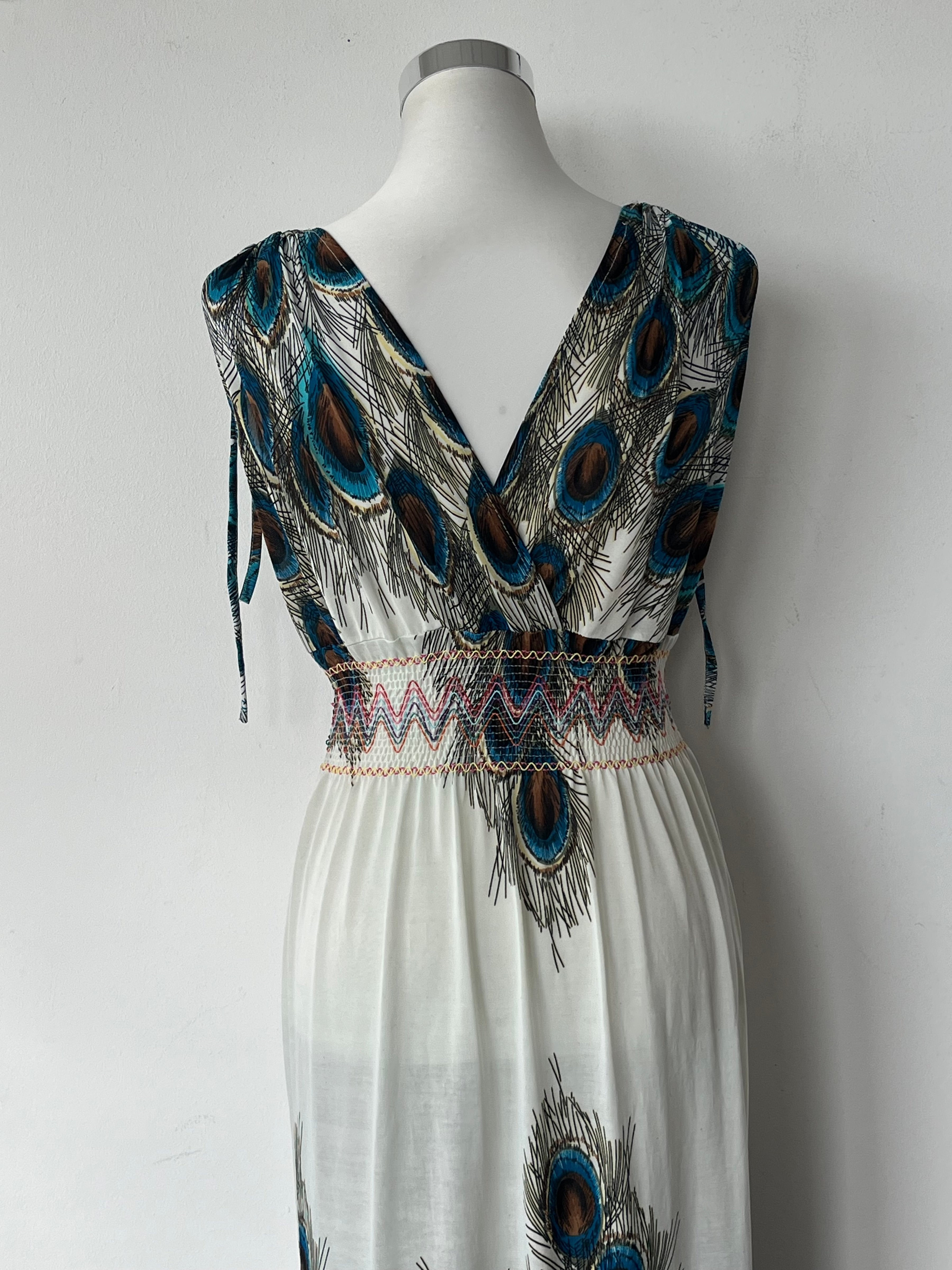 Seductive Streetwear Peacock Maxi Dress, Medium, White, Normal Use